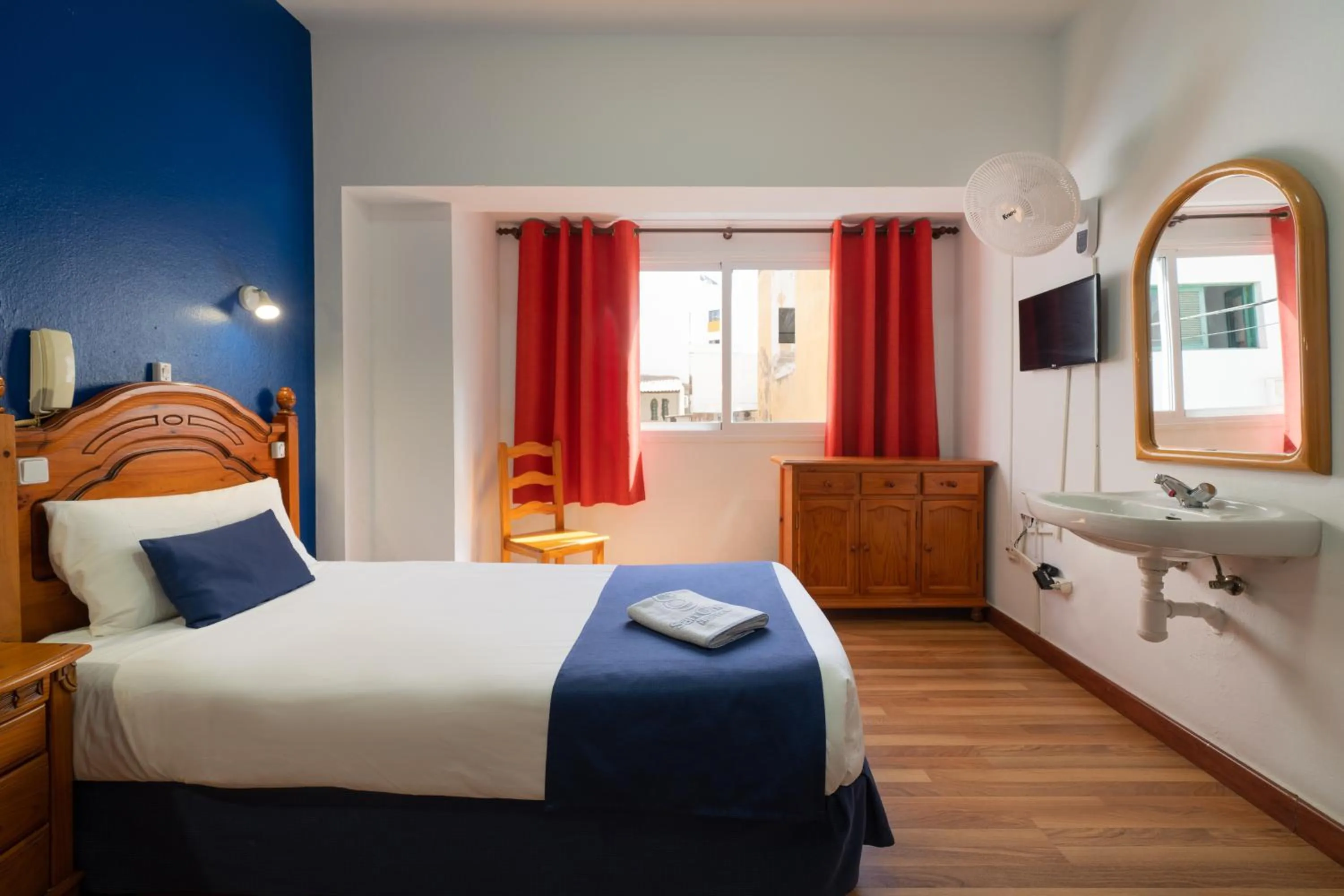 Single Room with Shared Bathroom in Hostal San Ginés