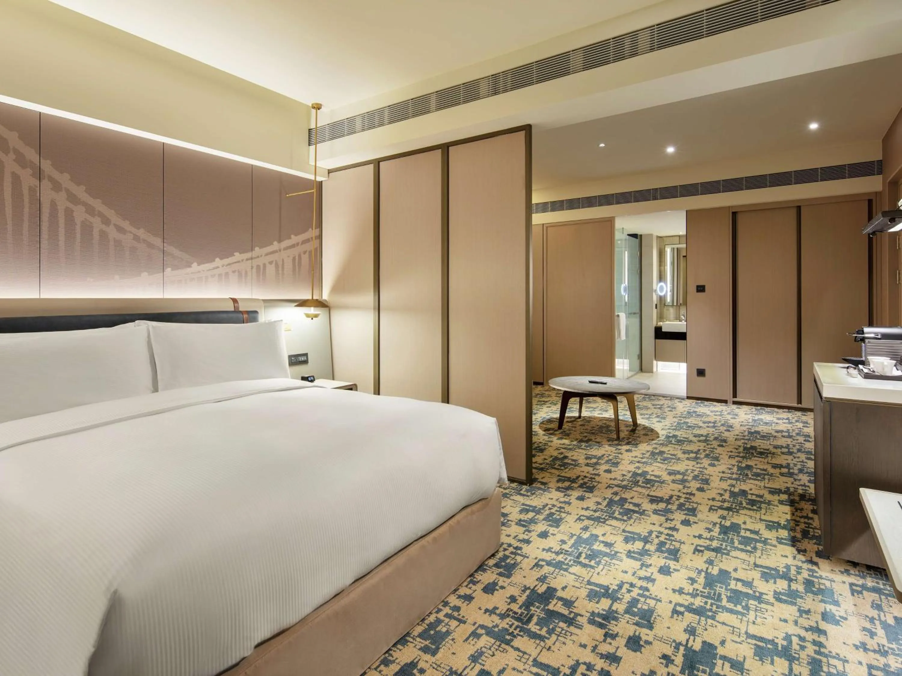 Deluxe King Suite in Hilton Taipei Sinban
