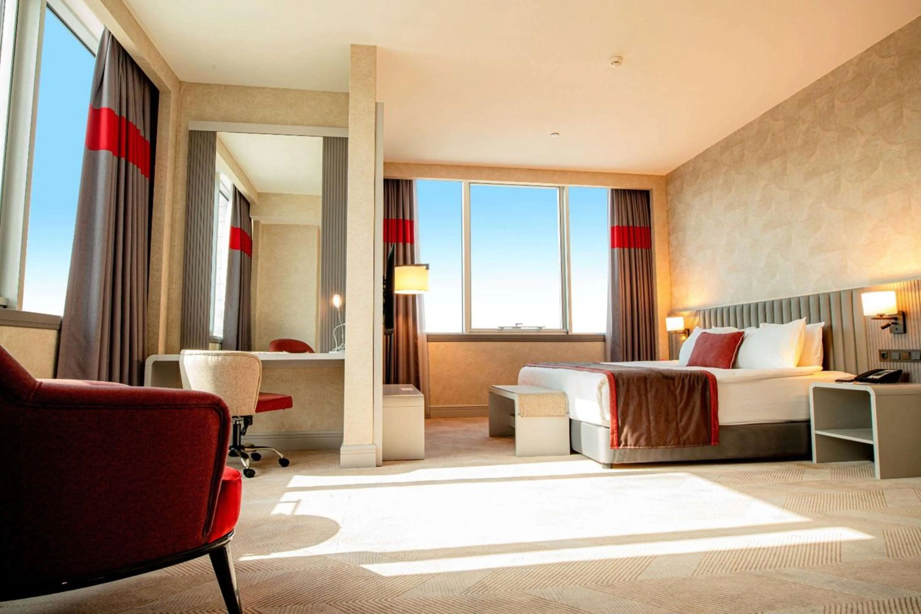 Deluxe King Suite - single occupancy - Non-Smoking in Ramada by Wyndham Diyarbakir