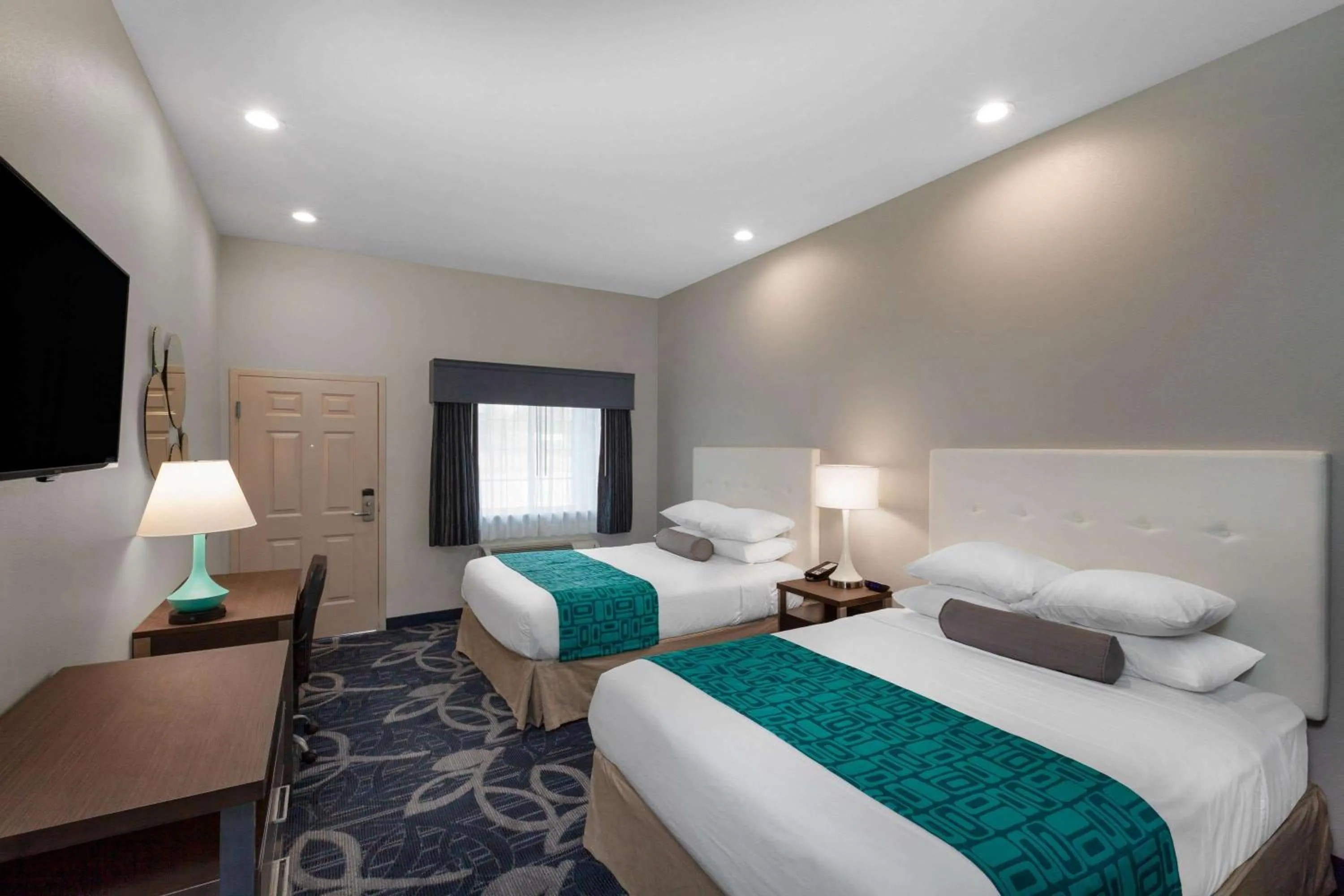 Queen Room with Two Queen Beds - Non-Smoking in Americas Best Value Inn Houston Willowbrook