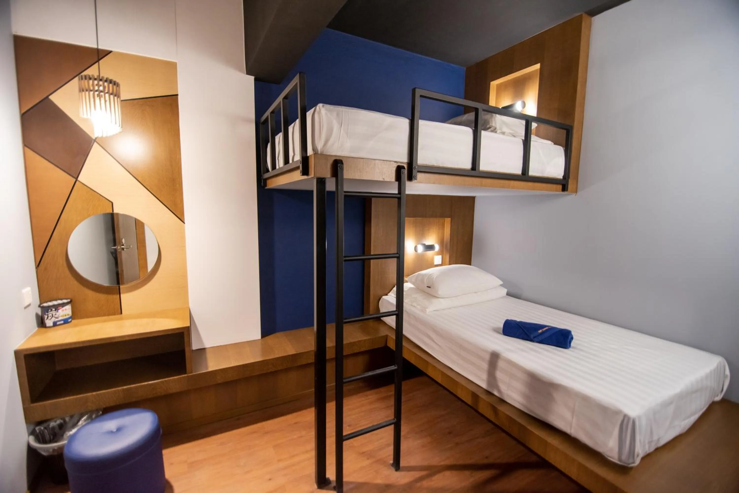 Standard Twin Room with Shared Bathroom in Homy Seafront Hostel