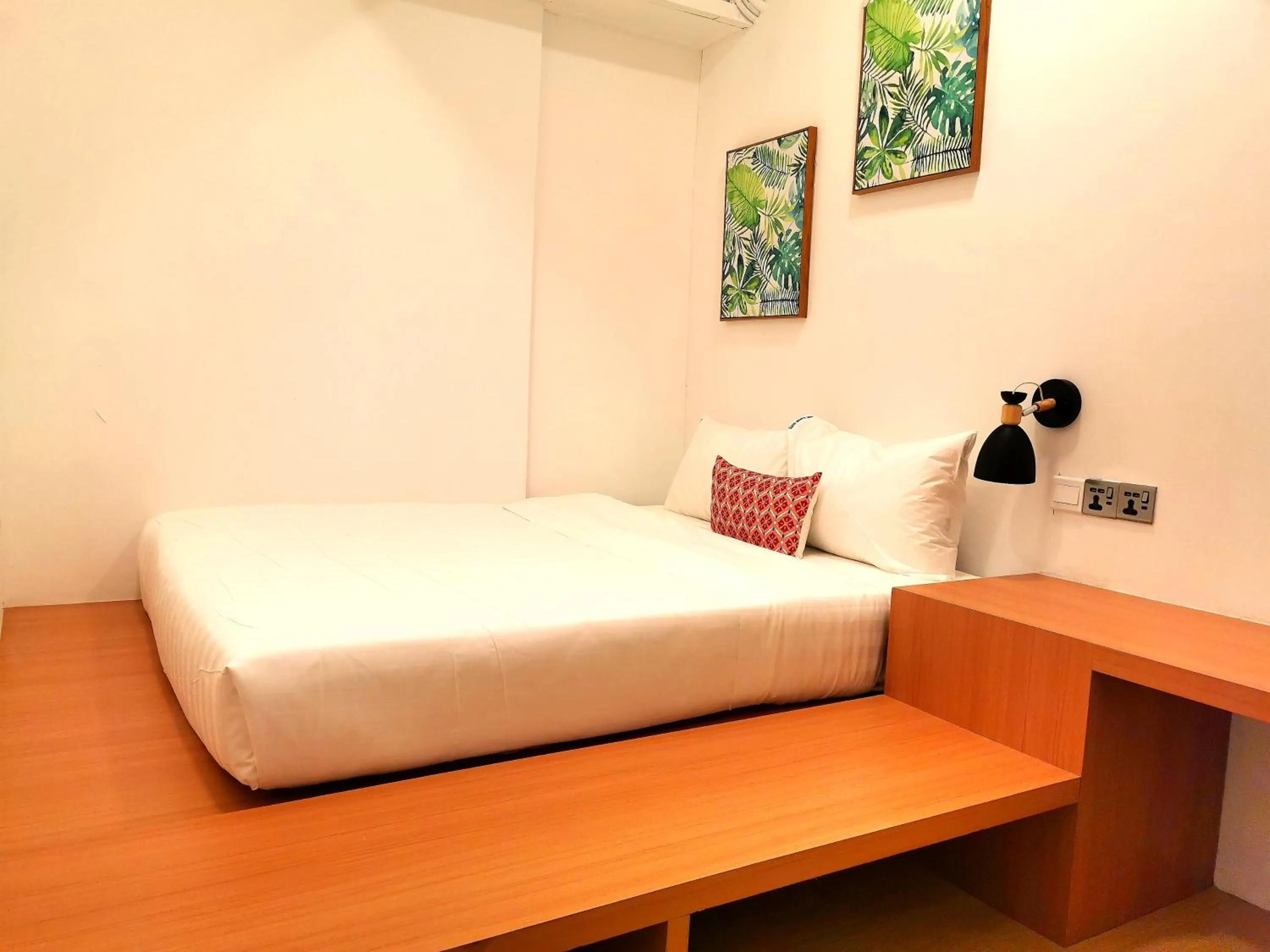 Double Room with Shared Bathroom (No Window) in Homy Seafront Hostel
