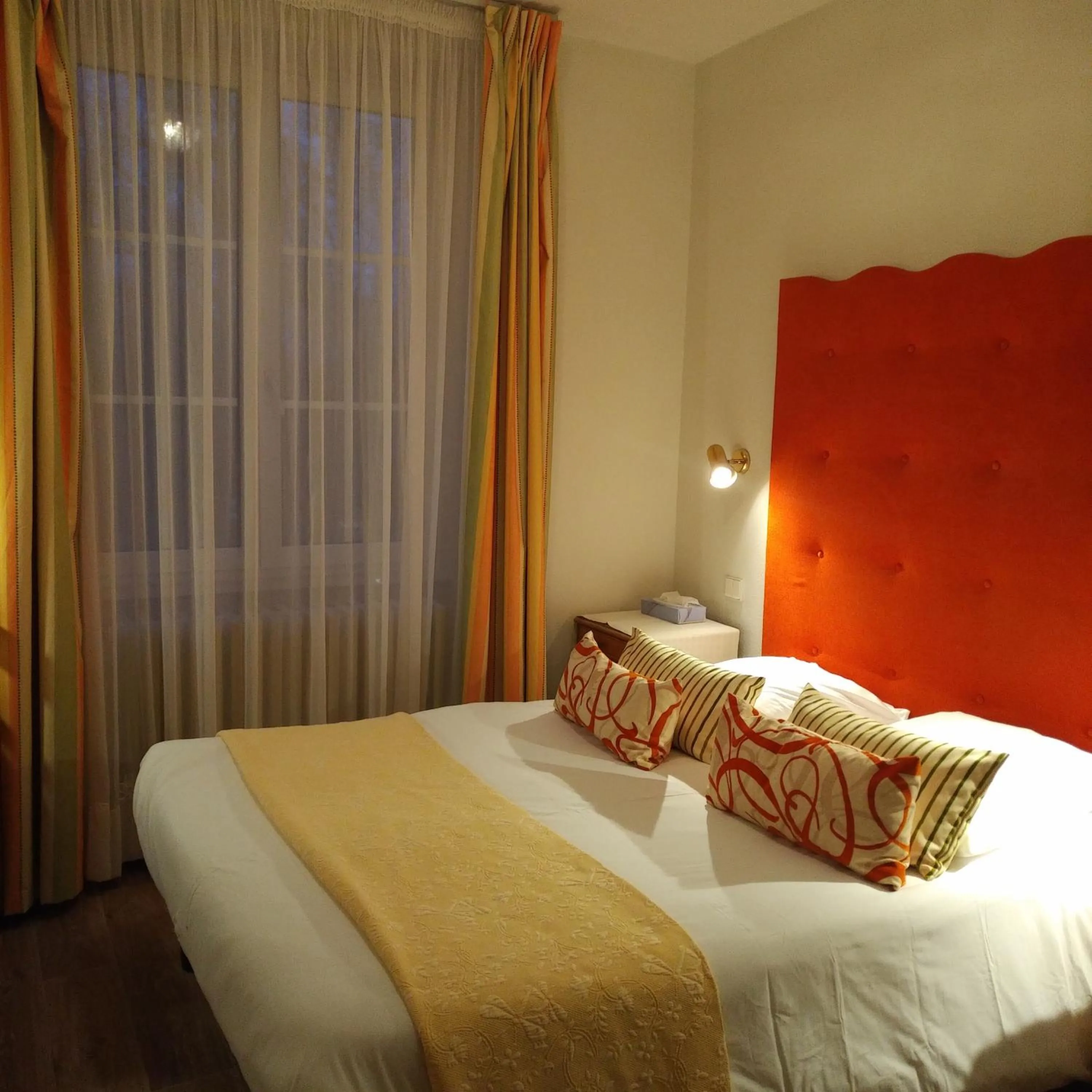 Standard Double Room - single occupancy in Logis Hôtel Notre-Dame - restaurant ouvert midi et soir sauf dimanche soir