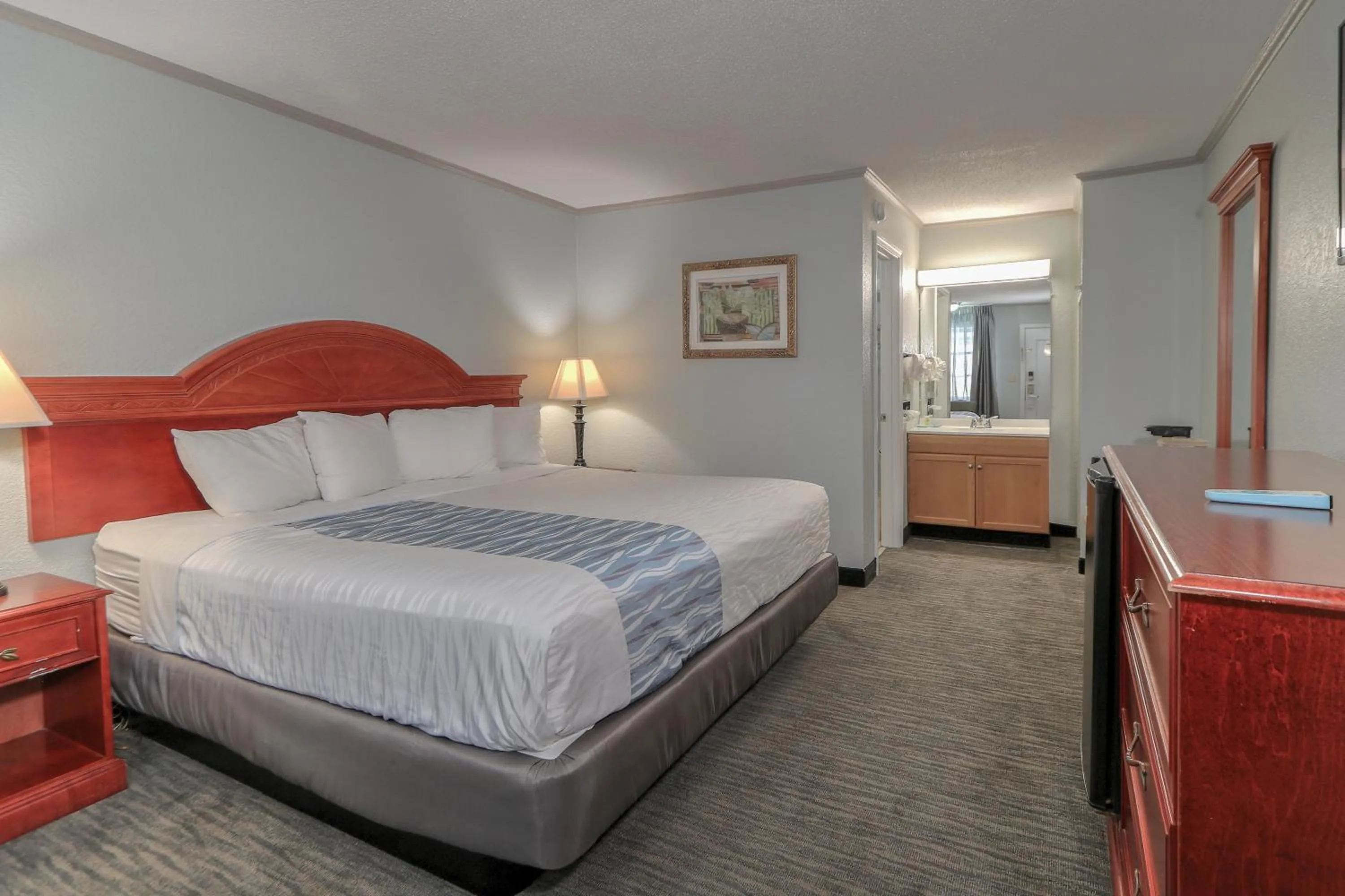 King Room in Belle Aire Motel - Downtown Convention Center - Gatlinburg