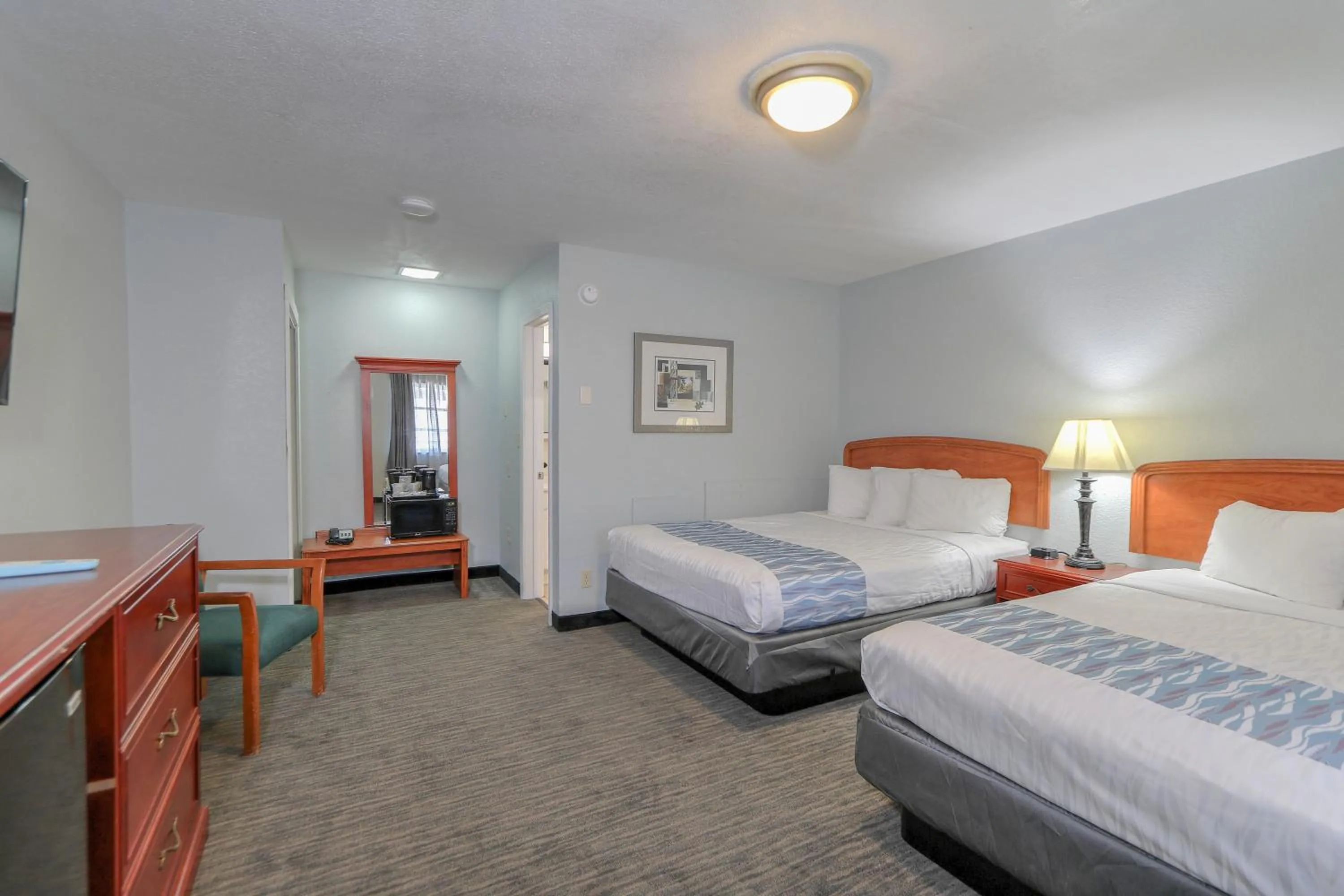 2 Queen Room in Belle Aire Motel - Downtown Convention Center - Gatlinburg