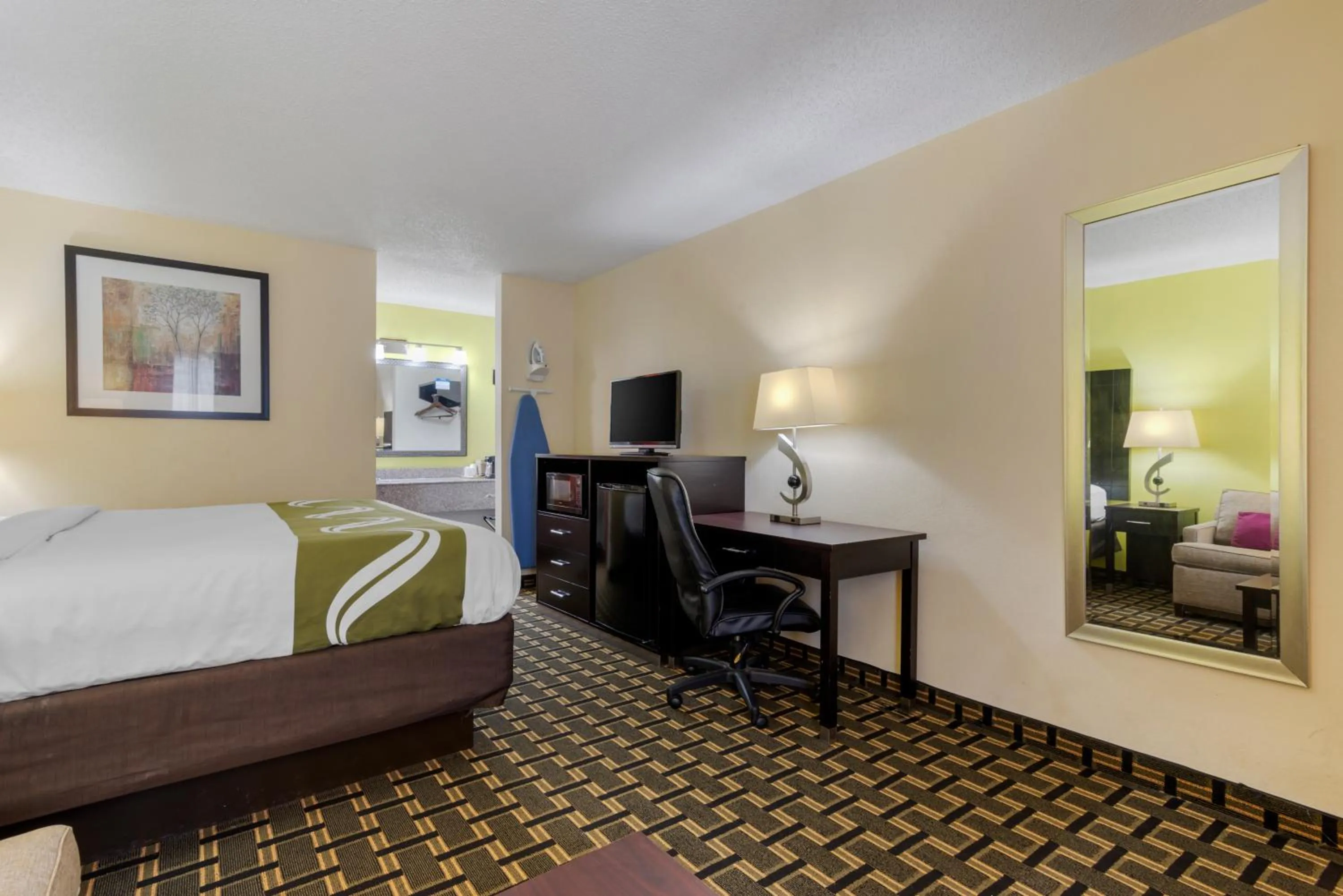 King Room - Accessible/Non-Smoking in Quality Inn Acworth North