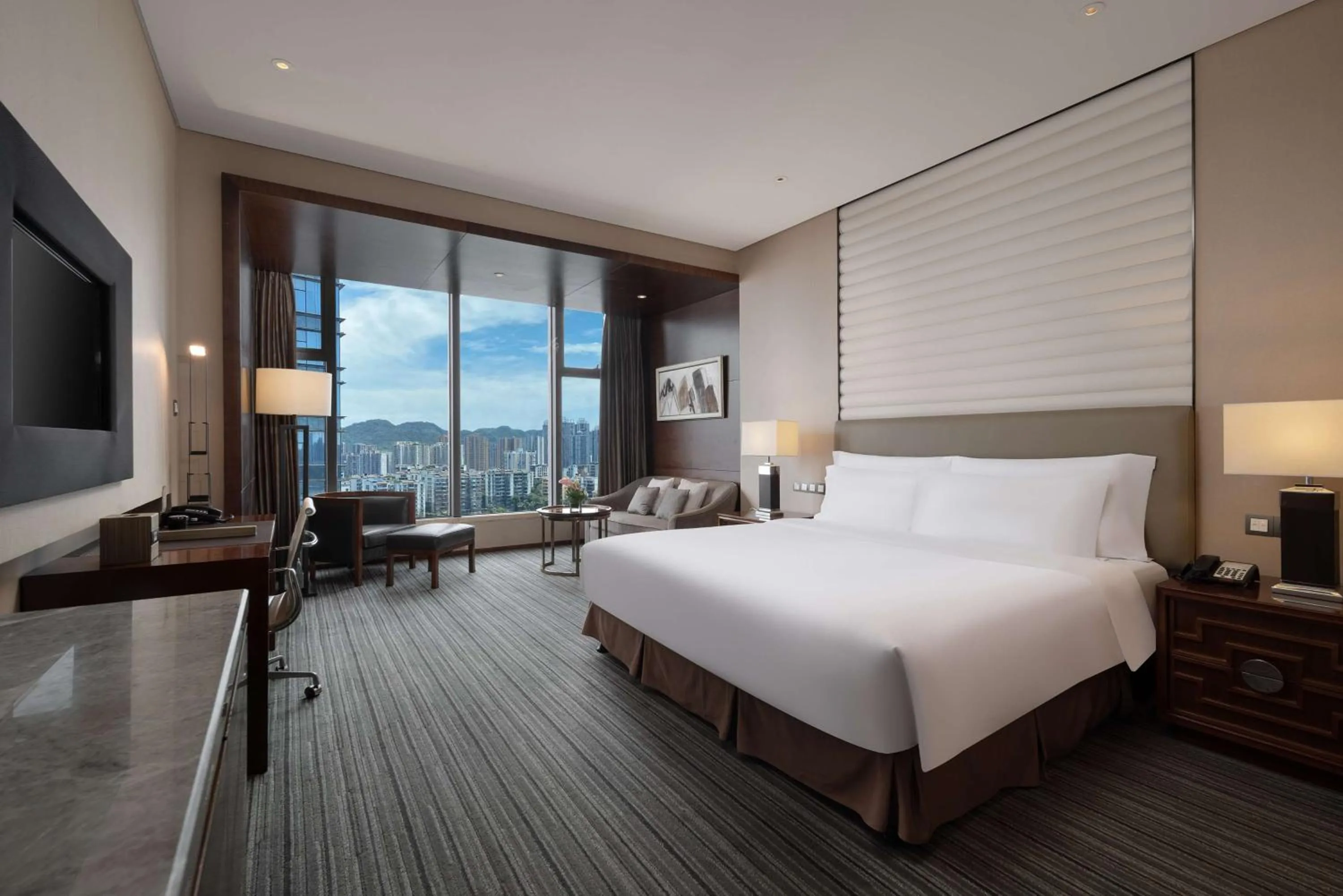 Premium Room with Yangtze River View in Radisson Blu Plaza Chongqing