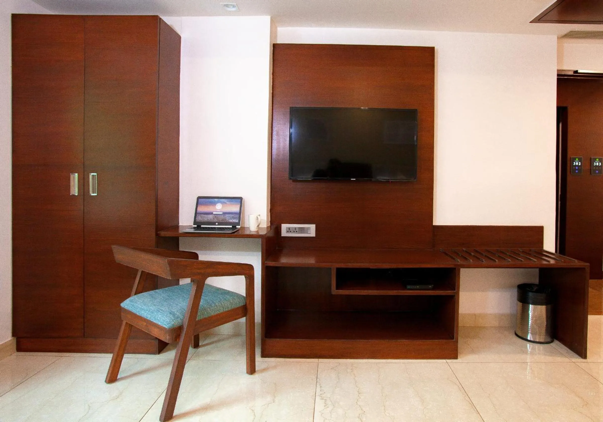 Large Double Room - single occupancy in Mango Suites Viera