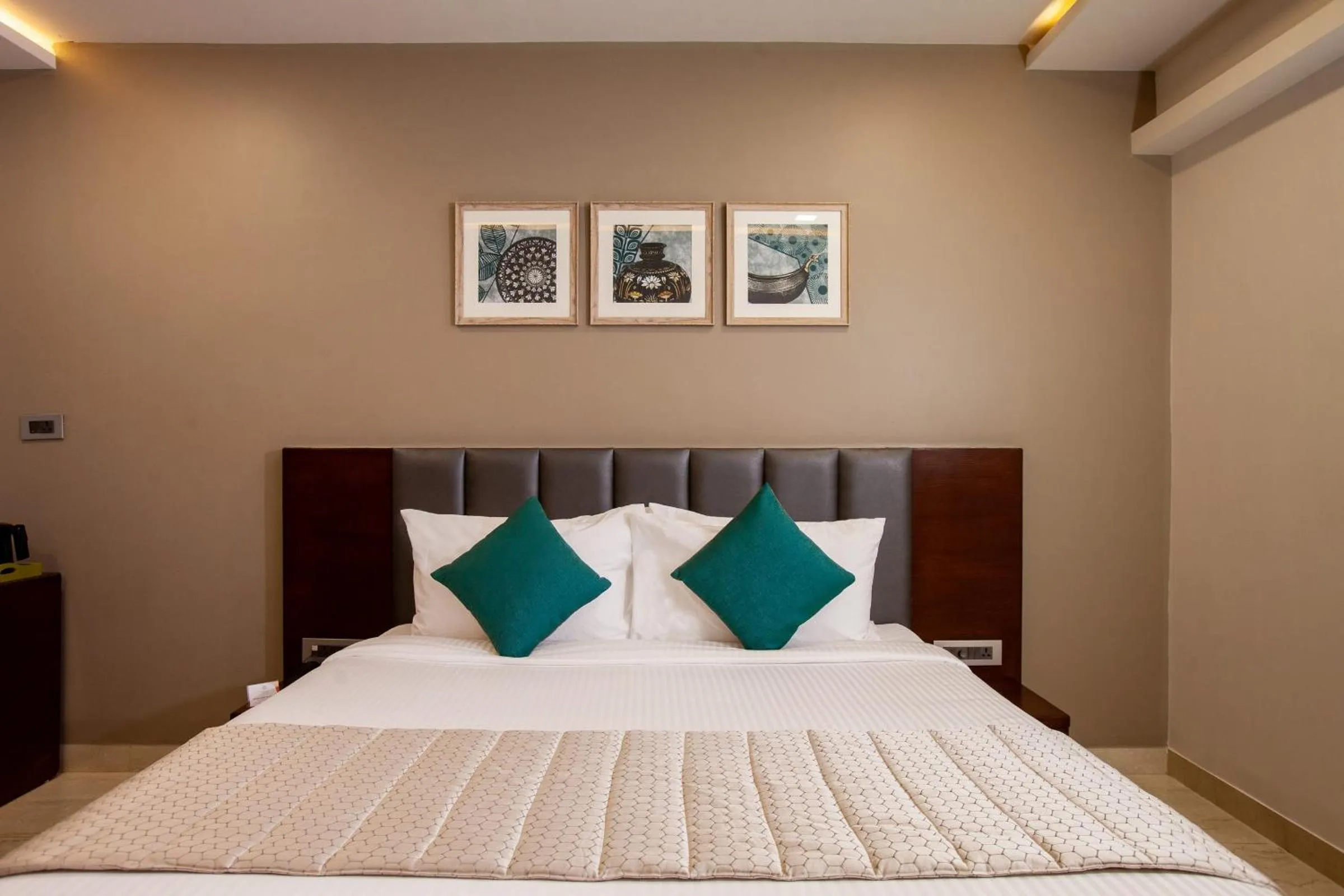 Double or Twin Room - single occupancy in Mango Suites Viera