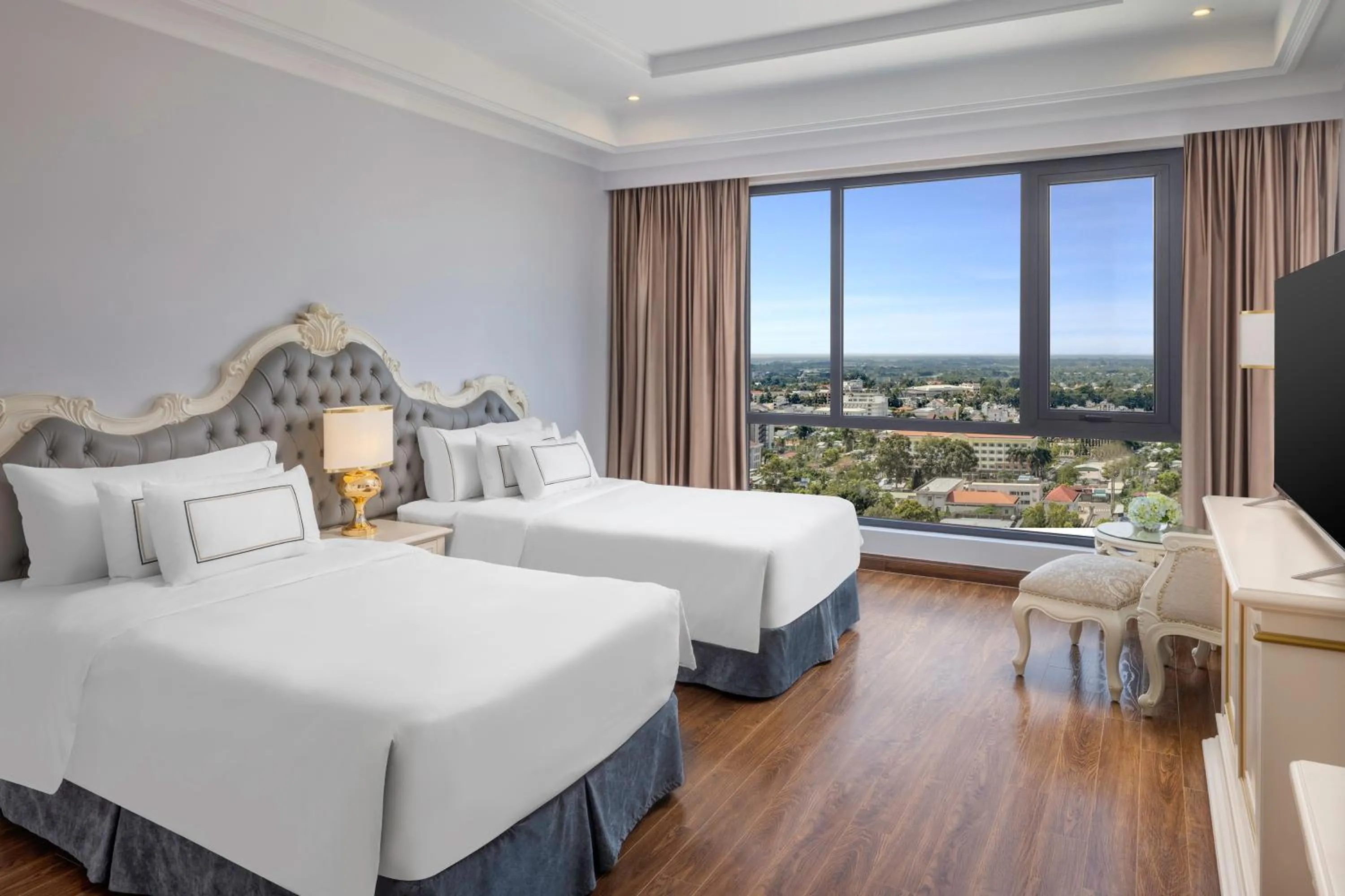 Deluxe Room with City View in Melia Vinpearl Tay Ninh