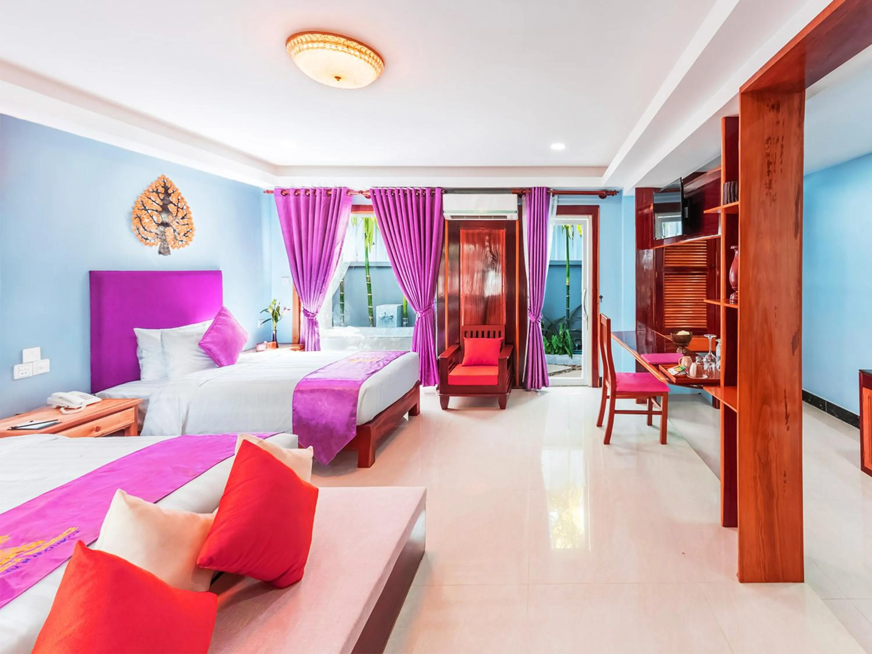 Premier Deluxe Twin with Pool View in Cheata Residence