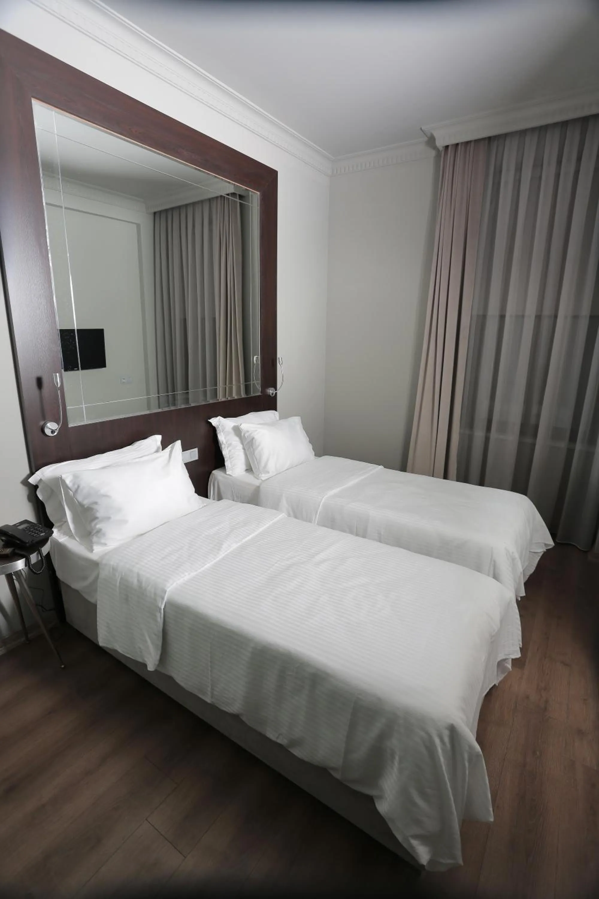 Deluxe Twin Room in Ferman Pera Hotel