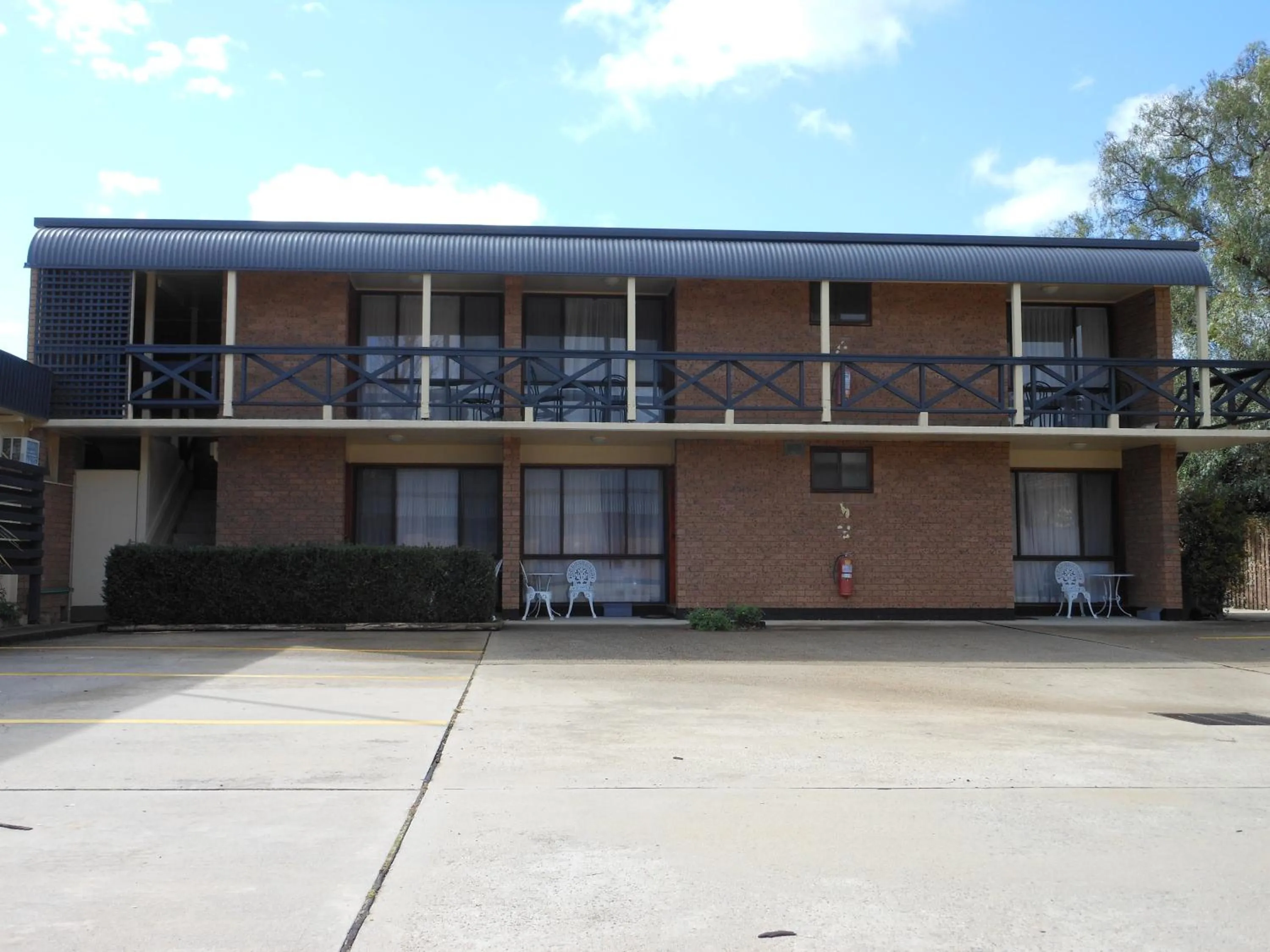 Deluxe Queen Room in Parkway Motel