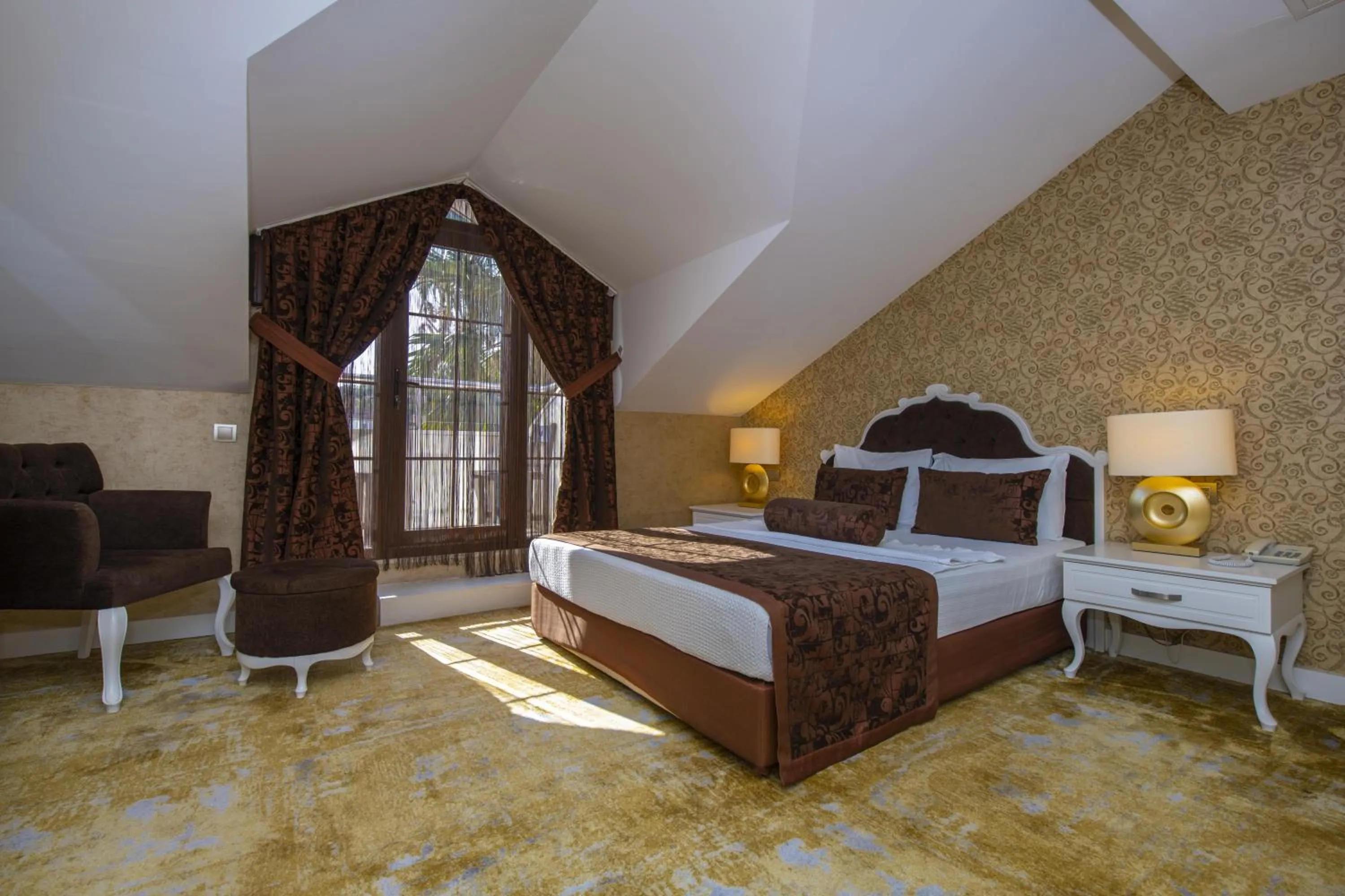 Family Room (4 Adults) in Han Deluxe Hotel