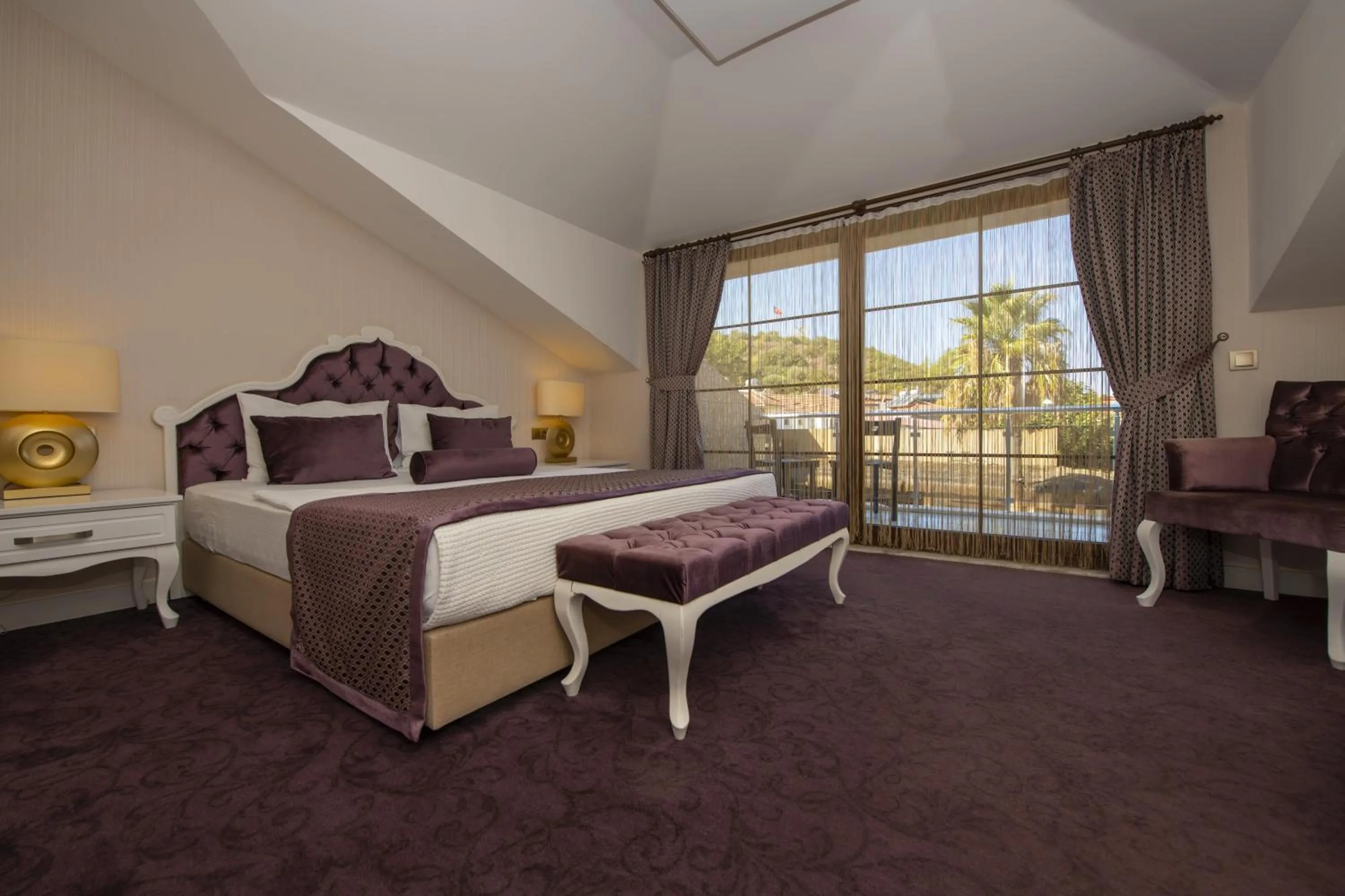 Standard Double Room in Han Deluxe Hotel