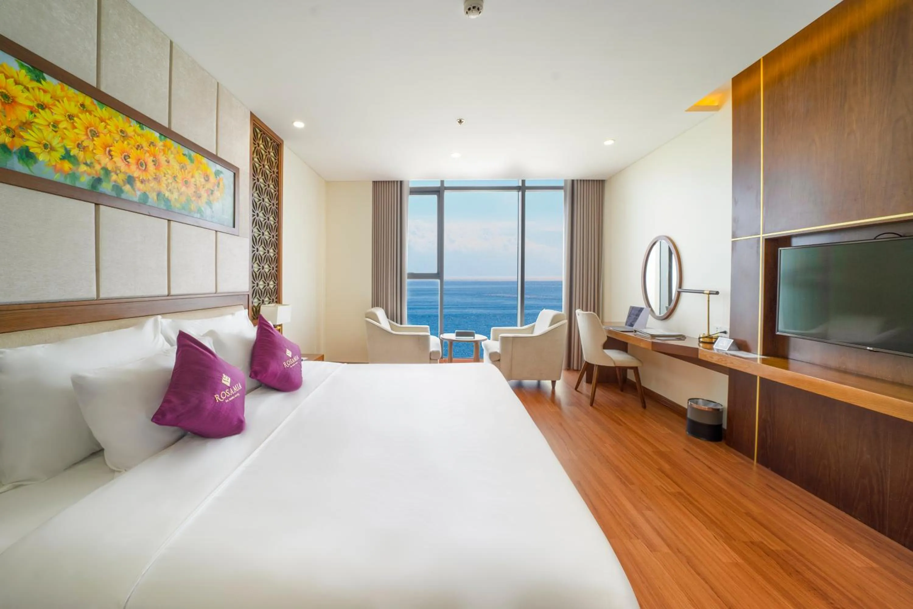 Premier King Room Ocean Front with Afternoon Tea Per Stay in Rosamia Da Nang Hotel