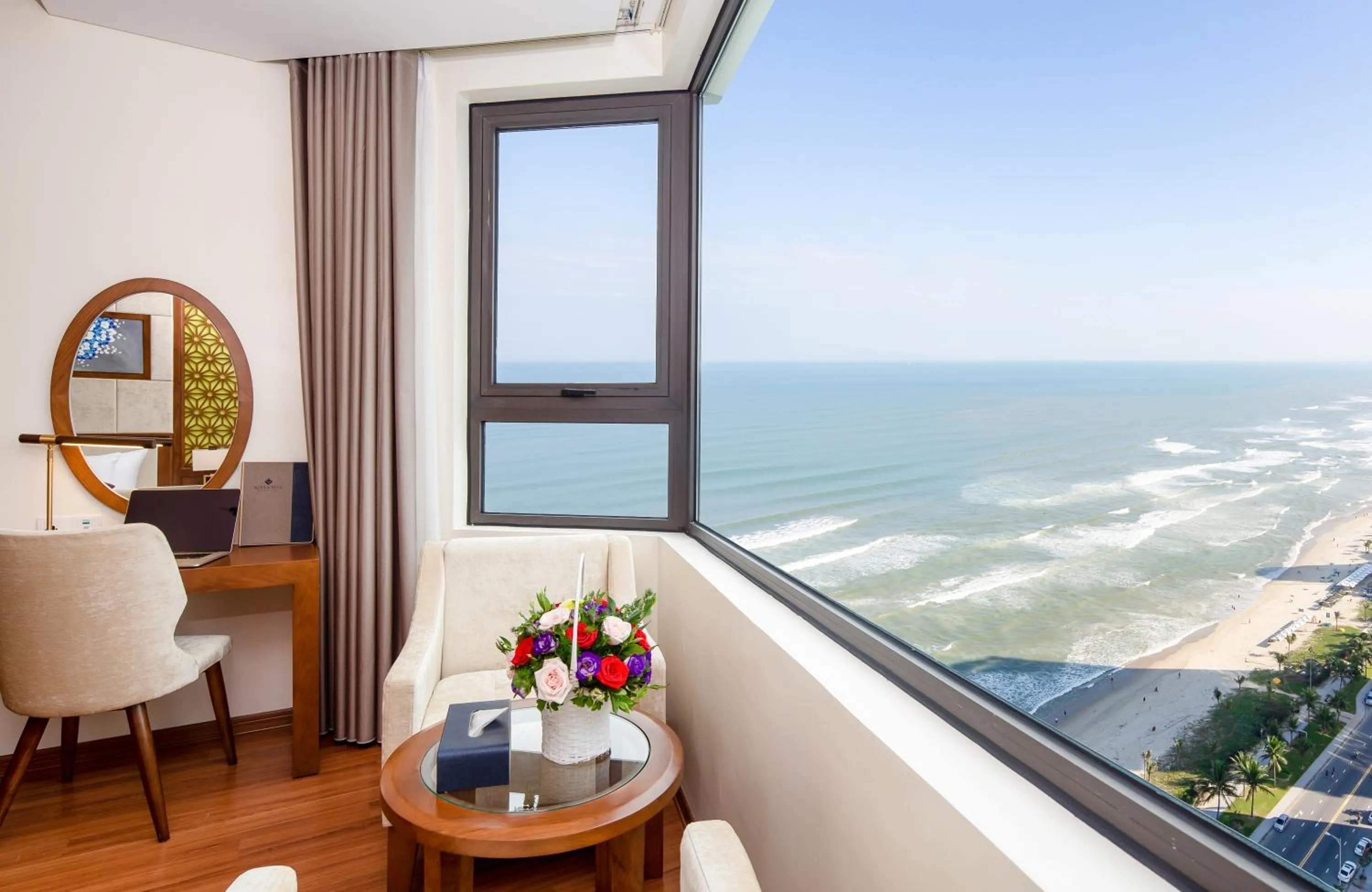 Grand Twin Room , Partial Ocean View with Afternoon Tea Per Stay in Rosamia Da Nang Hotel