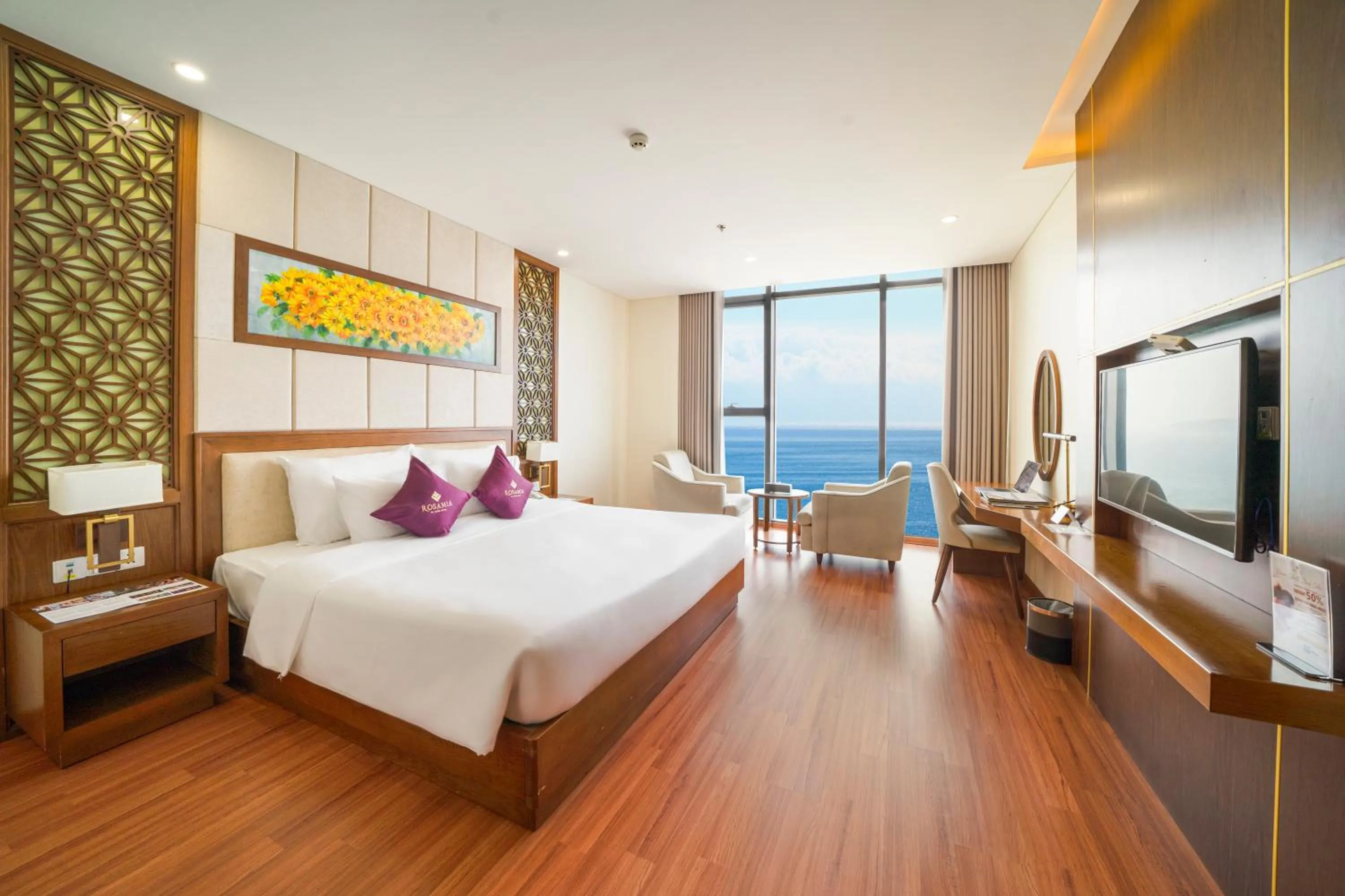 Premier King Room Ocean Front with Afternoon Tea Per Stay in Rosamia Da Nang Hotel