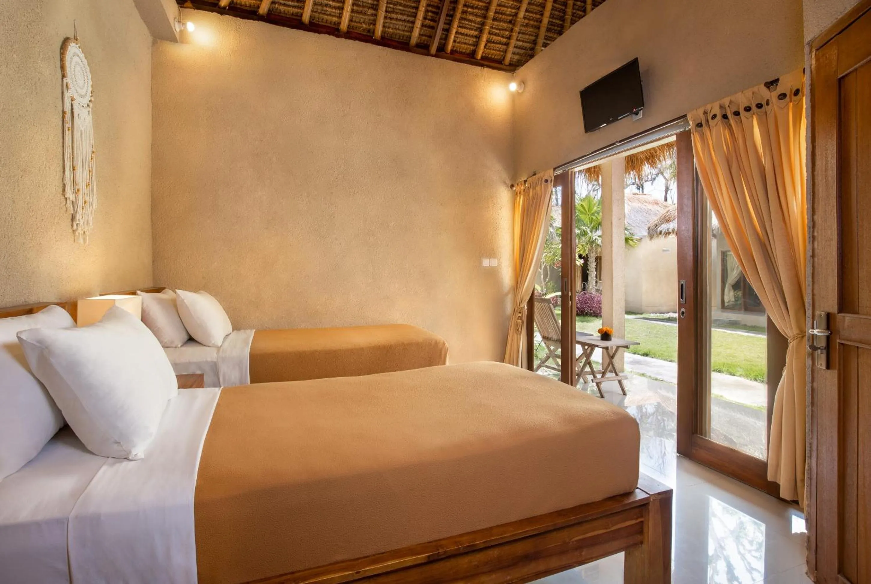 Deluxe Twin Room Garden View in Nusa Majesty