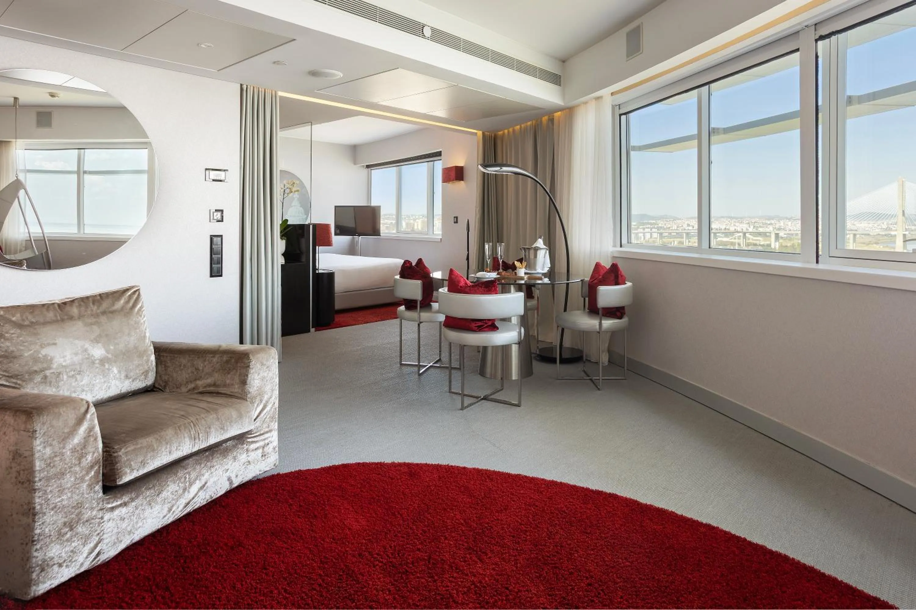 Suite in MYRIAD by SANA Hotels