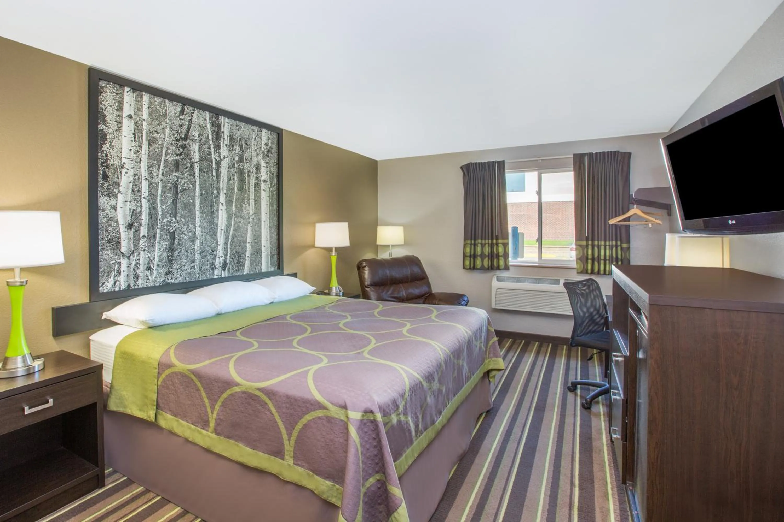 King Studio Suite - Non-Smoking in Super 8 by Wyndham Brookings