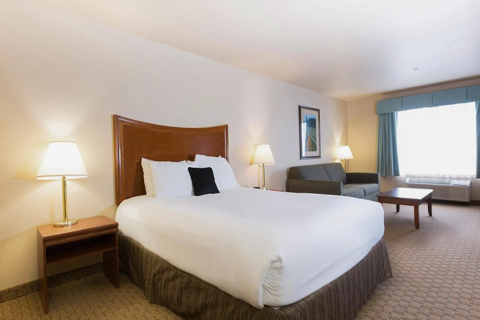 Family Suite in Red Lion Inn & Suites McMinnville