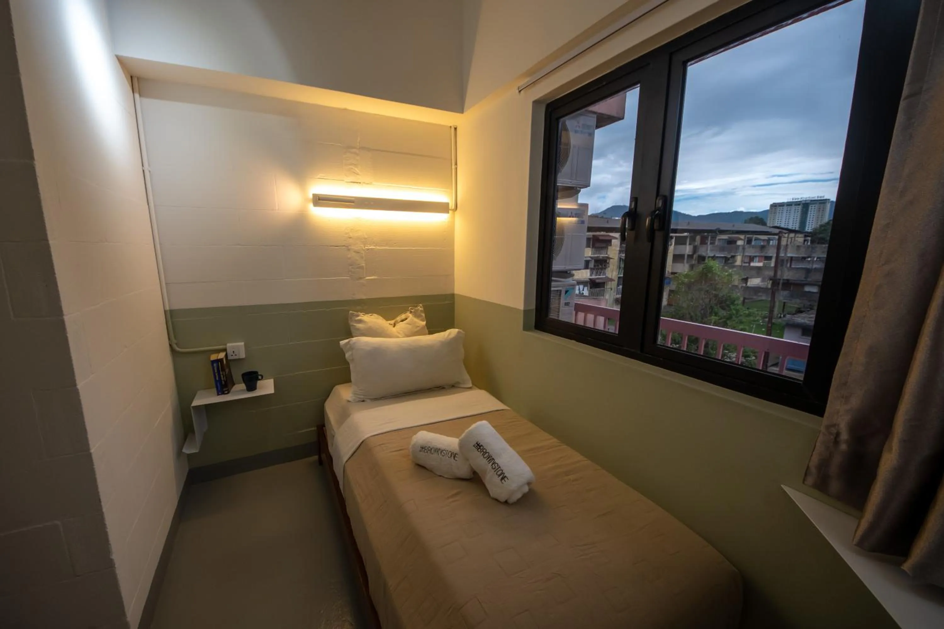 Single Room with Bathroom in The Brownstone Hostel & Space