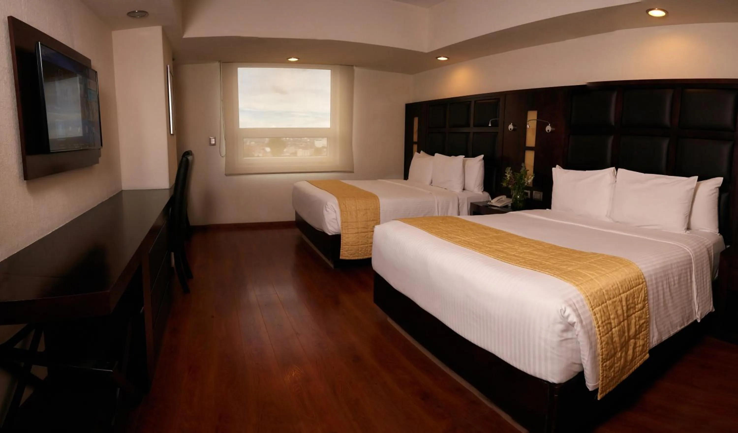 Queen Room with Two Queen Beds in Comfort Inn Puebla Centro Hist rico