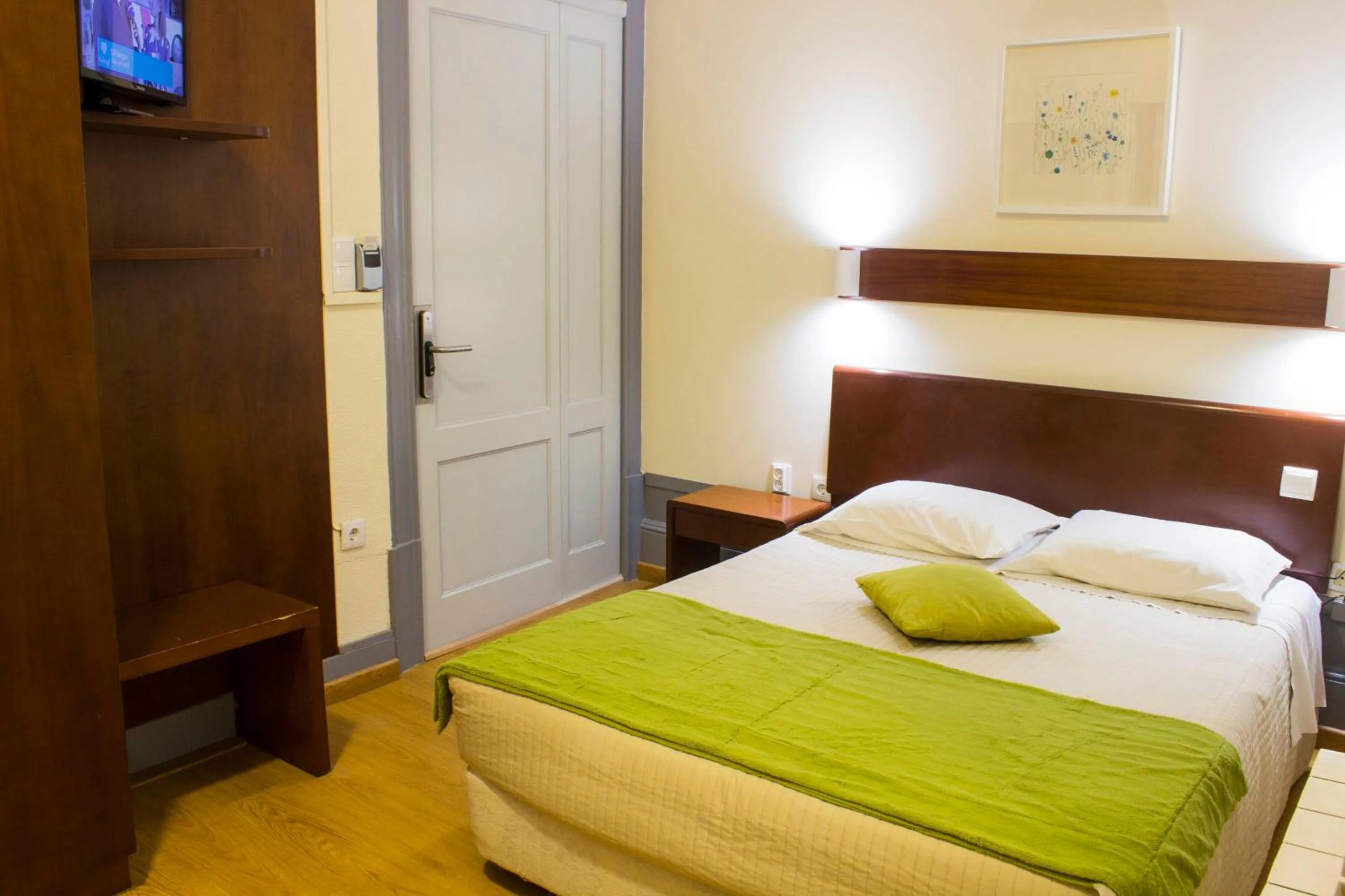 Double Room with Garden View - single occupancy in Hotel Estoril Porto