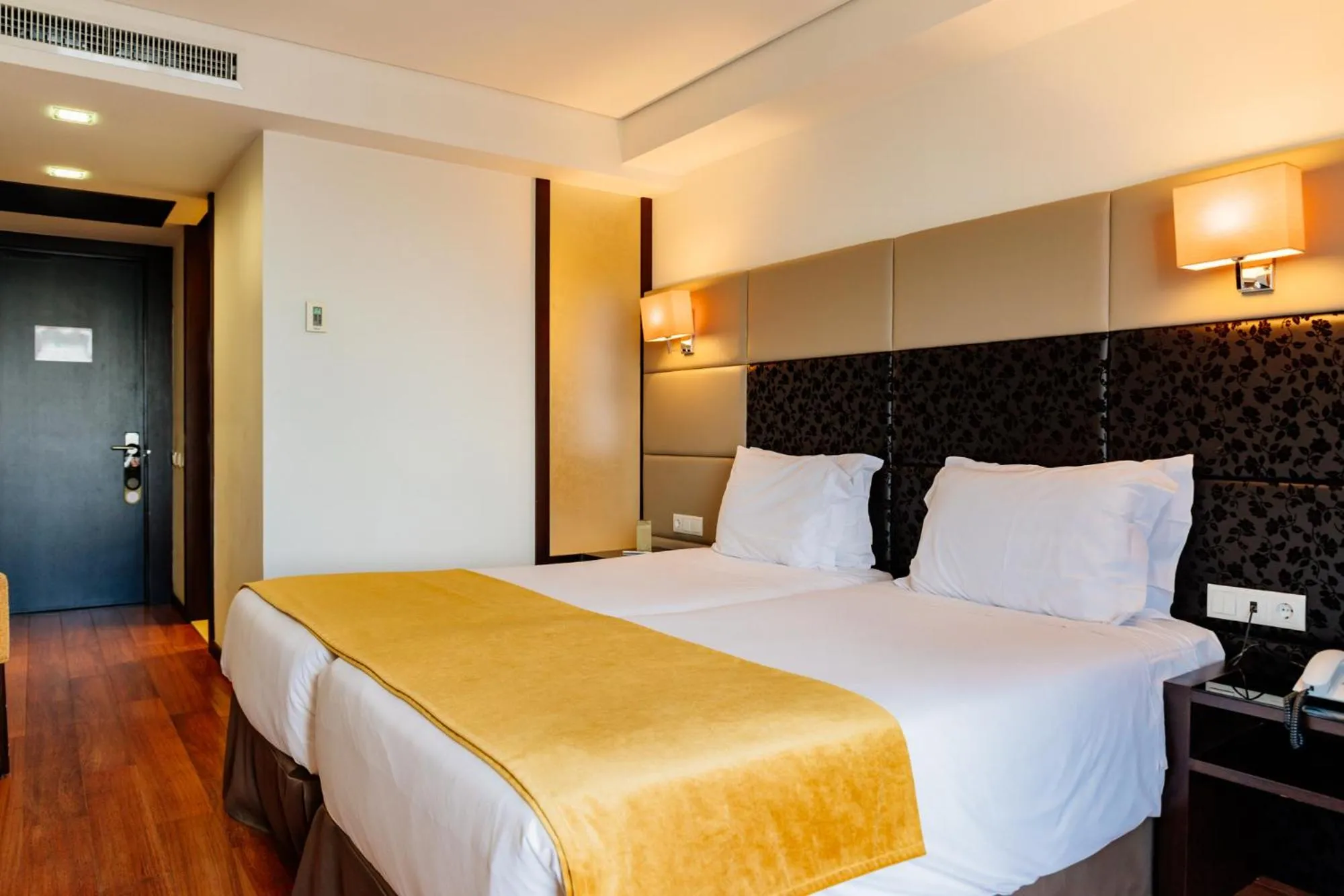 Double or Twin Room with Massage Package in Axis Porto Business & Spa Hotel