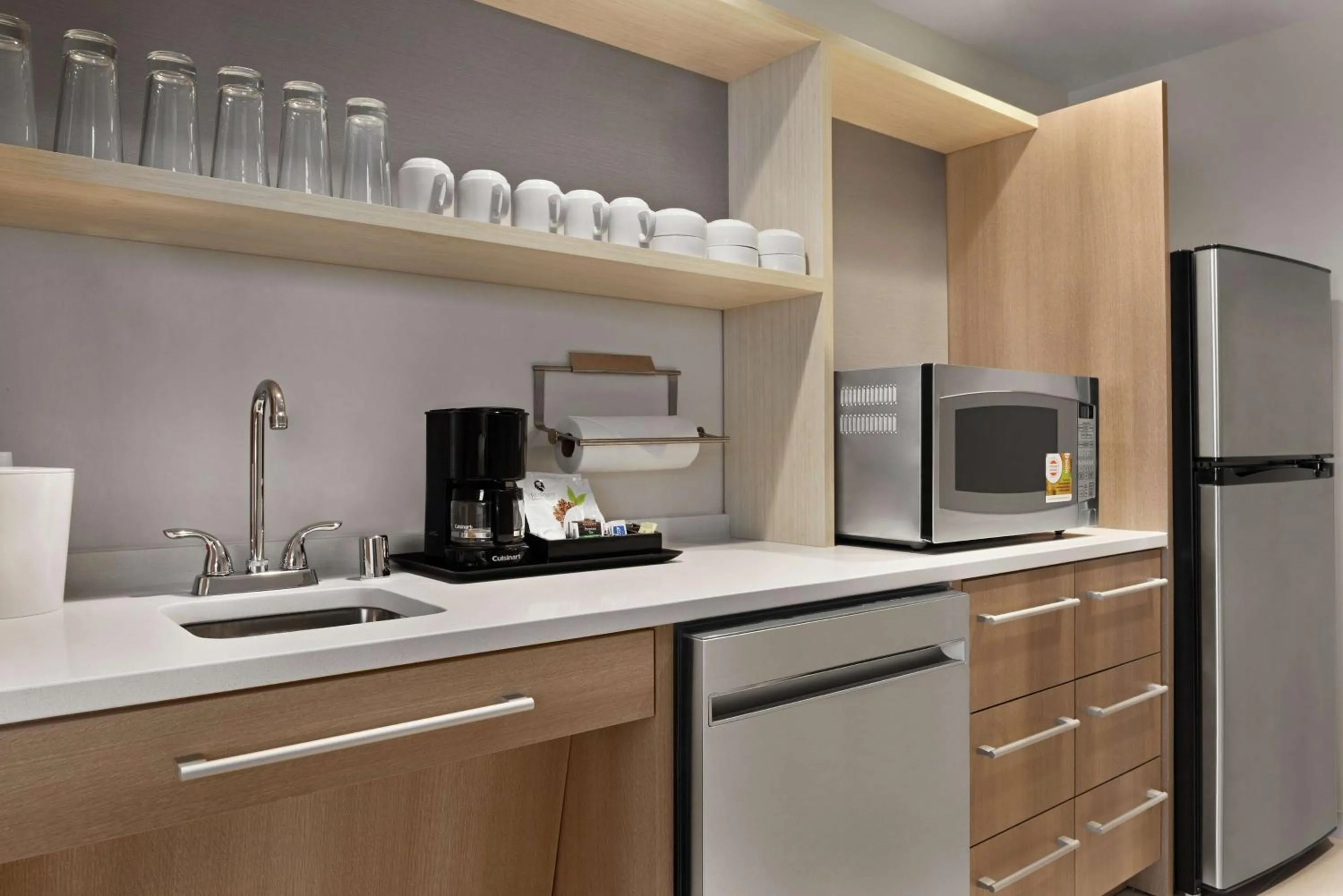 Queen Suite - Mobility Access/Non-Smoking in Home2 Suites By Hilton Brooklyn Park Minneapolis