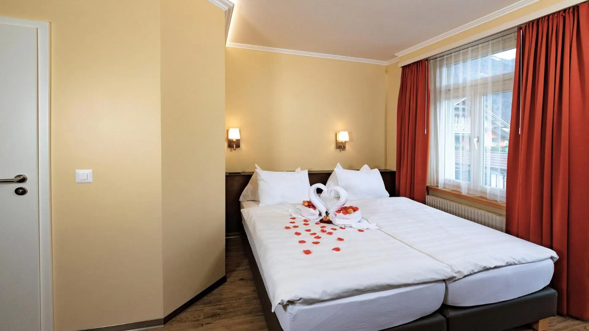 Double Room in Swiss Inn & Apartments