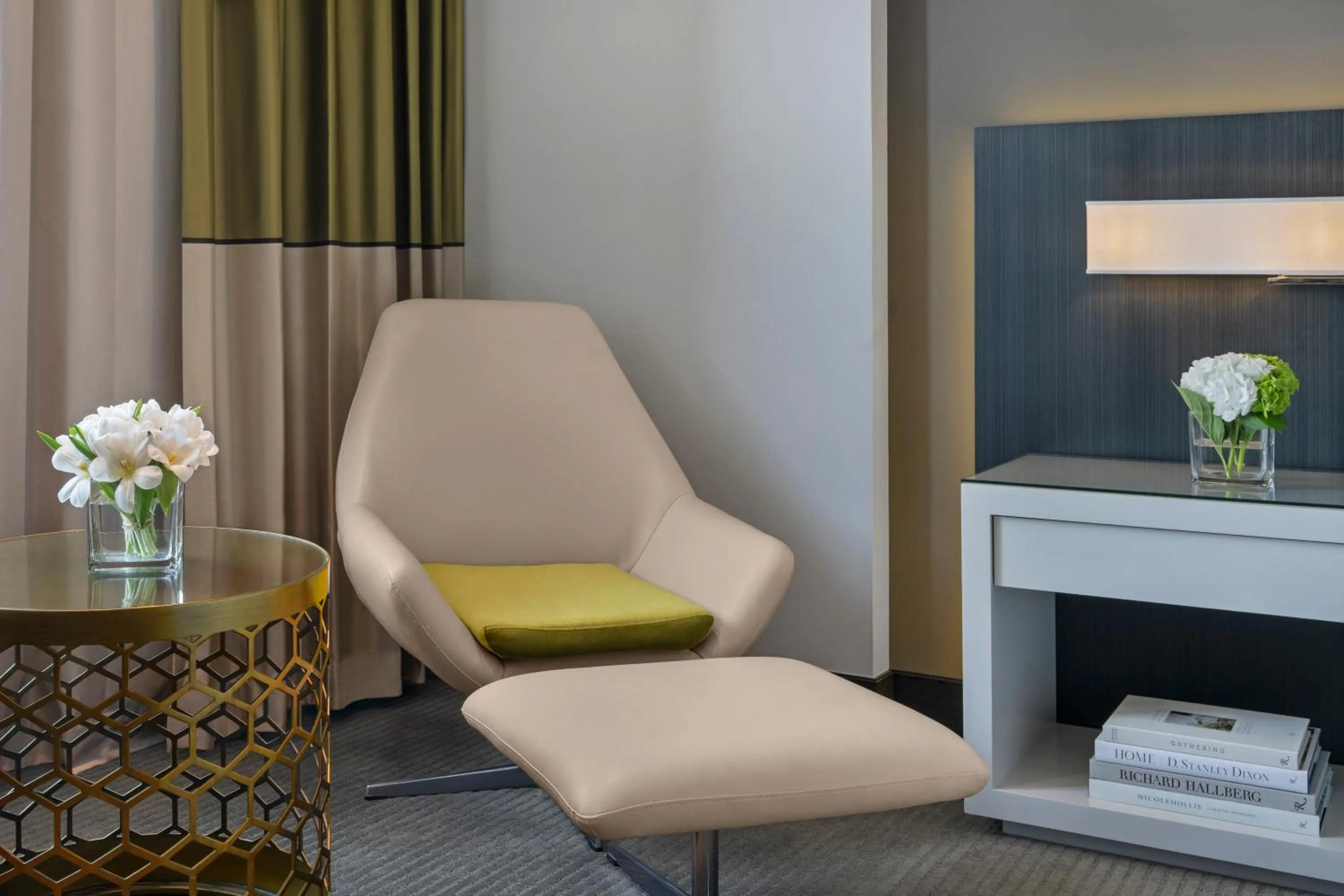 Deluxe King Room - Non-Smoking in Fairmont Riyadh