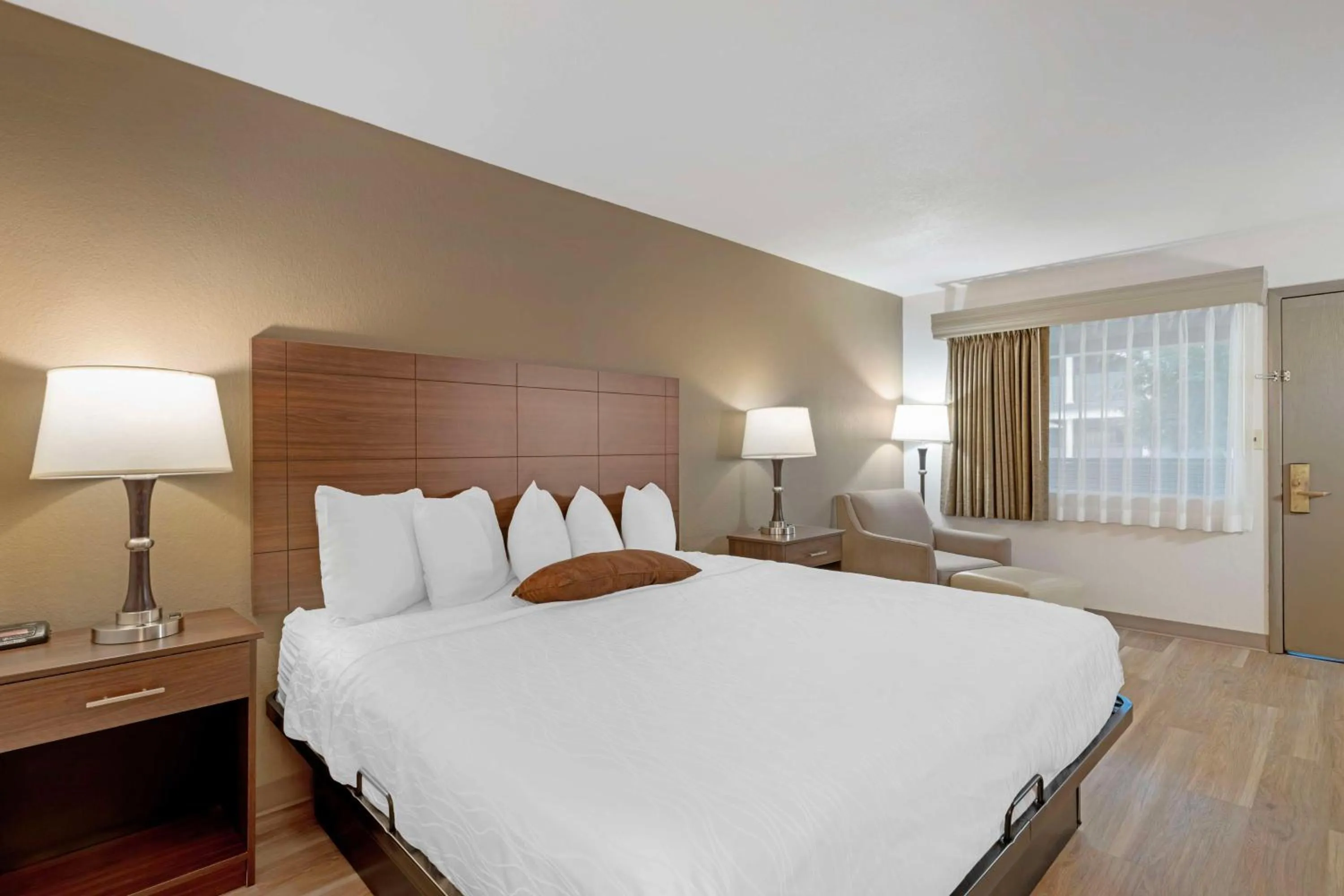 King Room - Non-Smoking/2nd Floor in Best Western Green Bay Inn and Conference Center