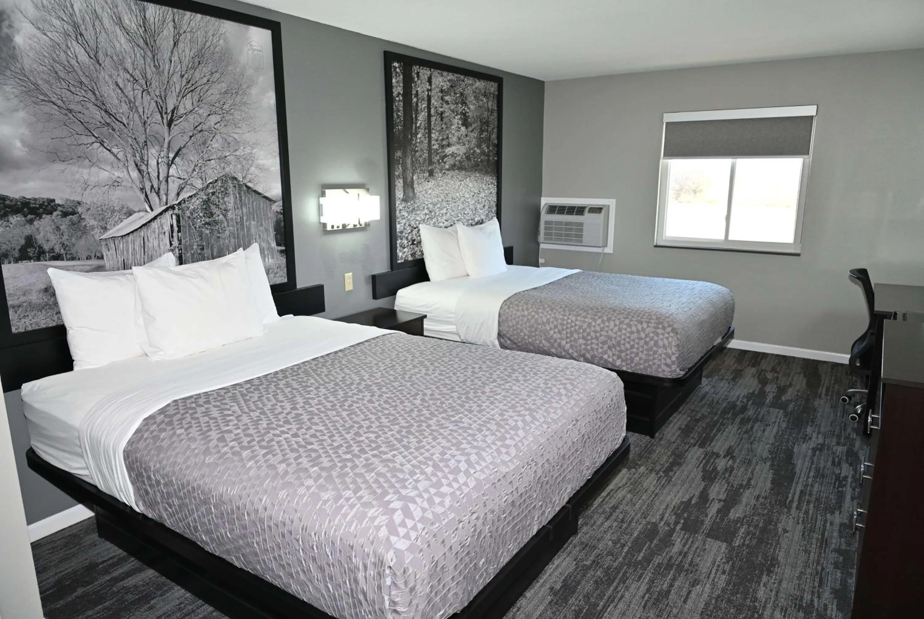 Queen Room with Two Queen Beds - Non-Smoking in Super 8 by Wyndham Higginsville