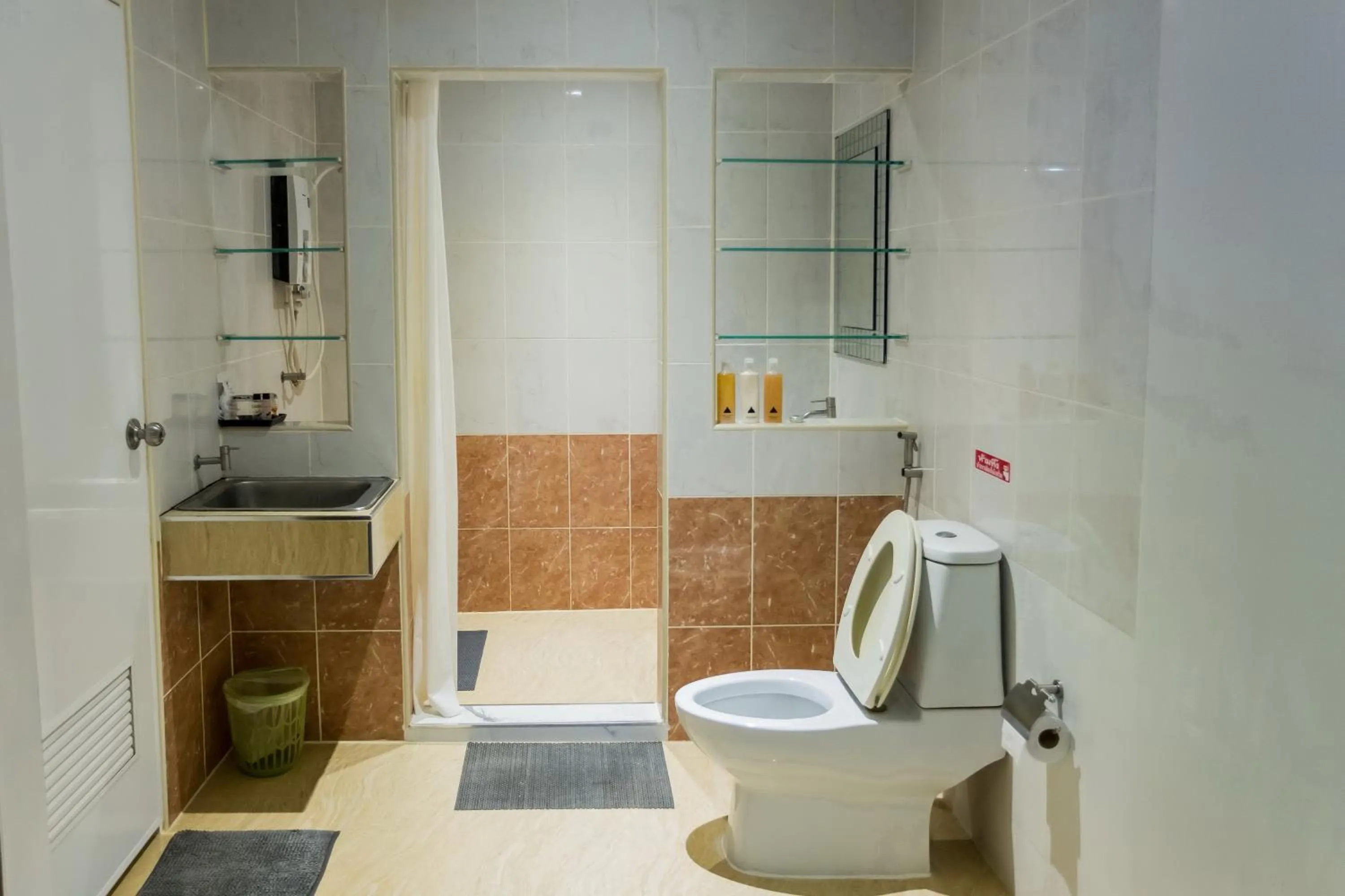 Superior Twin Room in Phimai Paradise Boutique Hotel