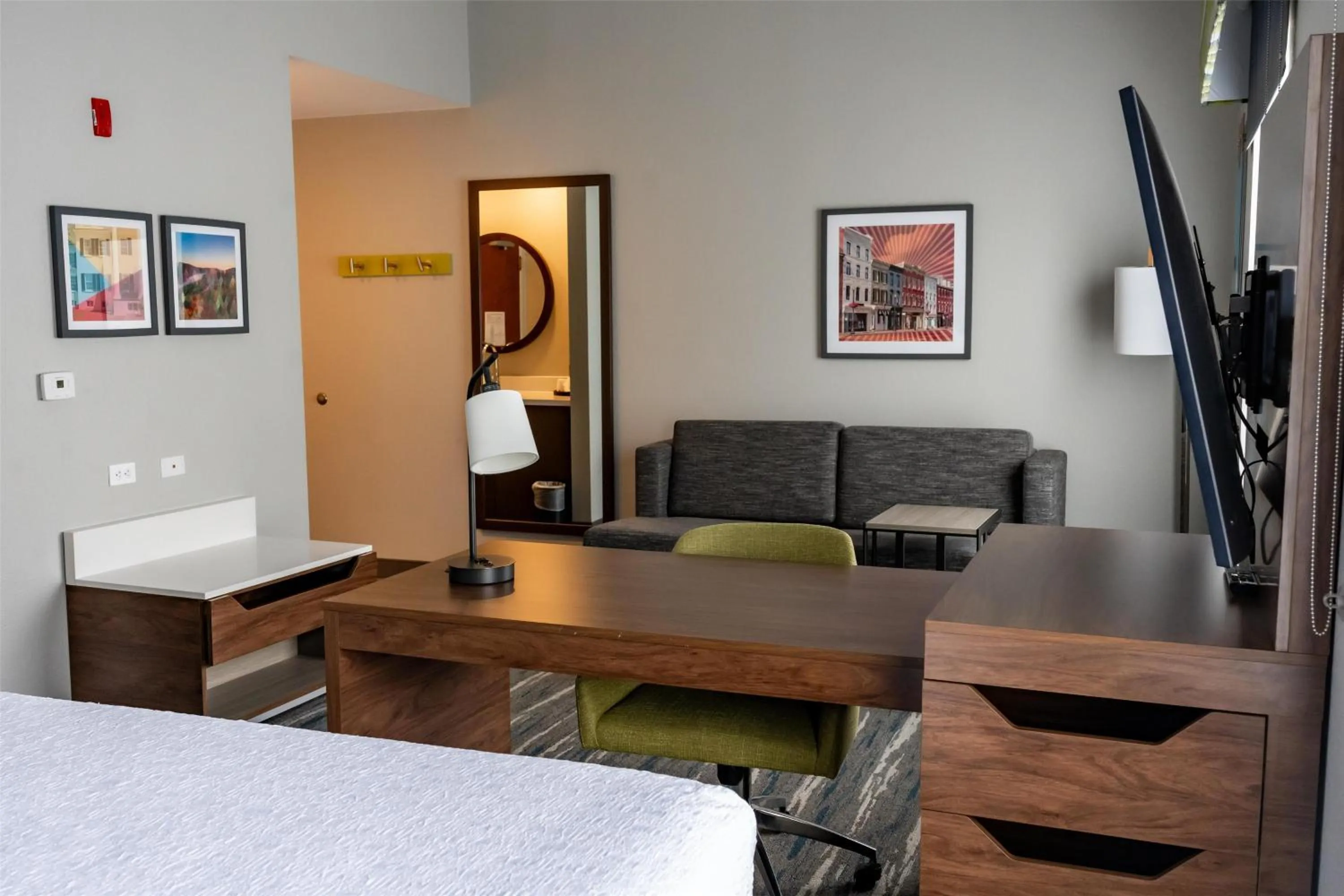 King Room with Sofa Bed and Study - Non-Smoking in Hampton Inn & Suites Leesburg