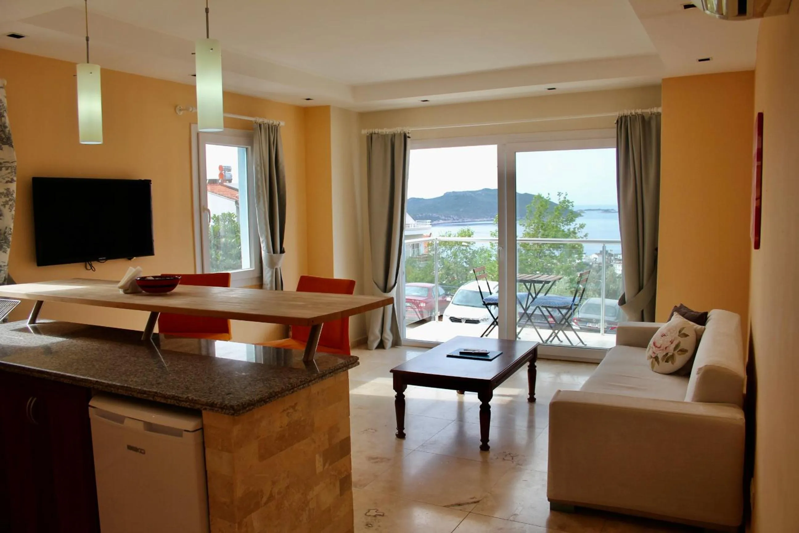 Master Suite with Sea View in Saylam Suites