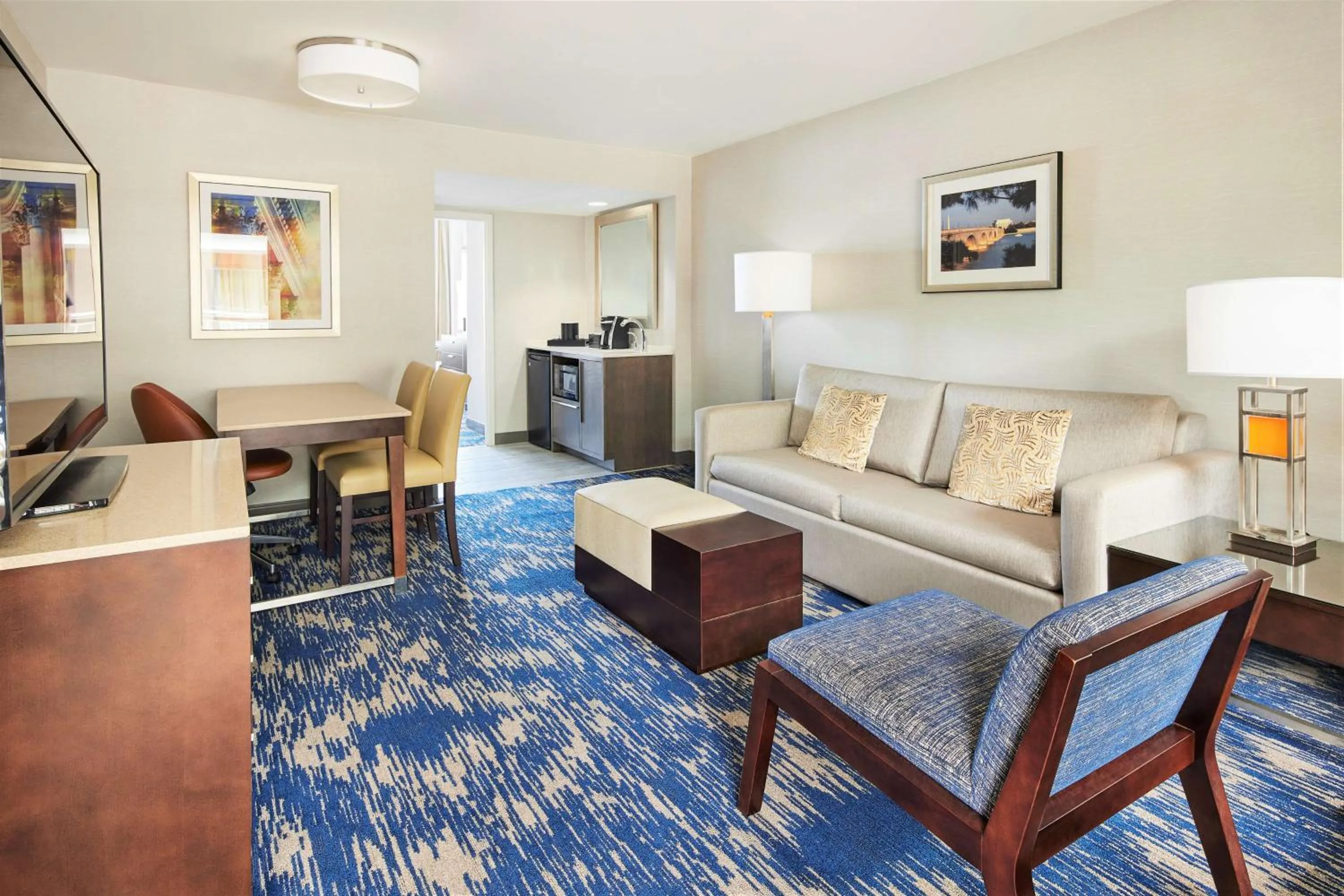 Standard Double Suite in Embassy Suites by Hilton Alexandria Old Town