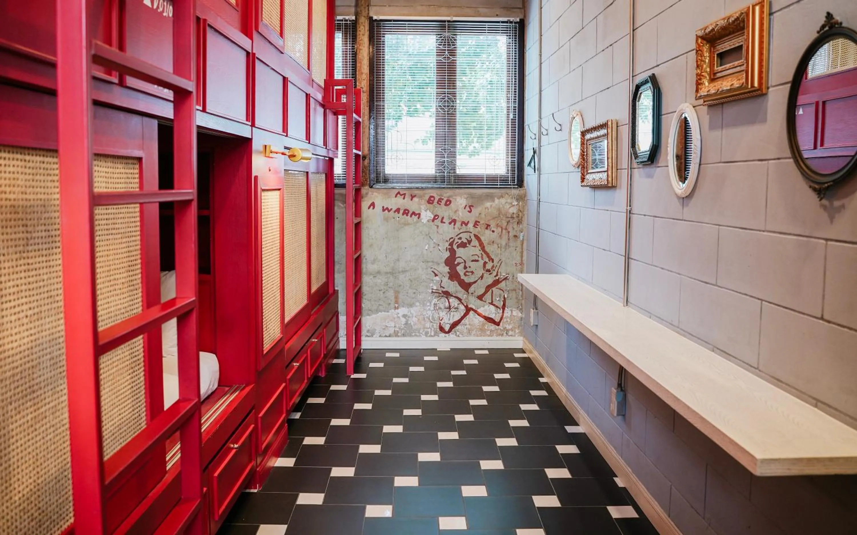 Bed in 6-Bed Female Dormitory Room in Azure Hostel Bangkok