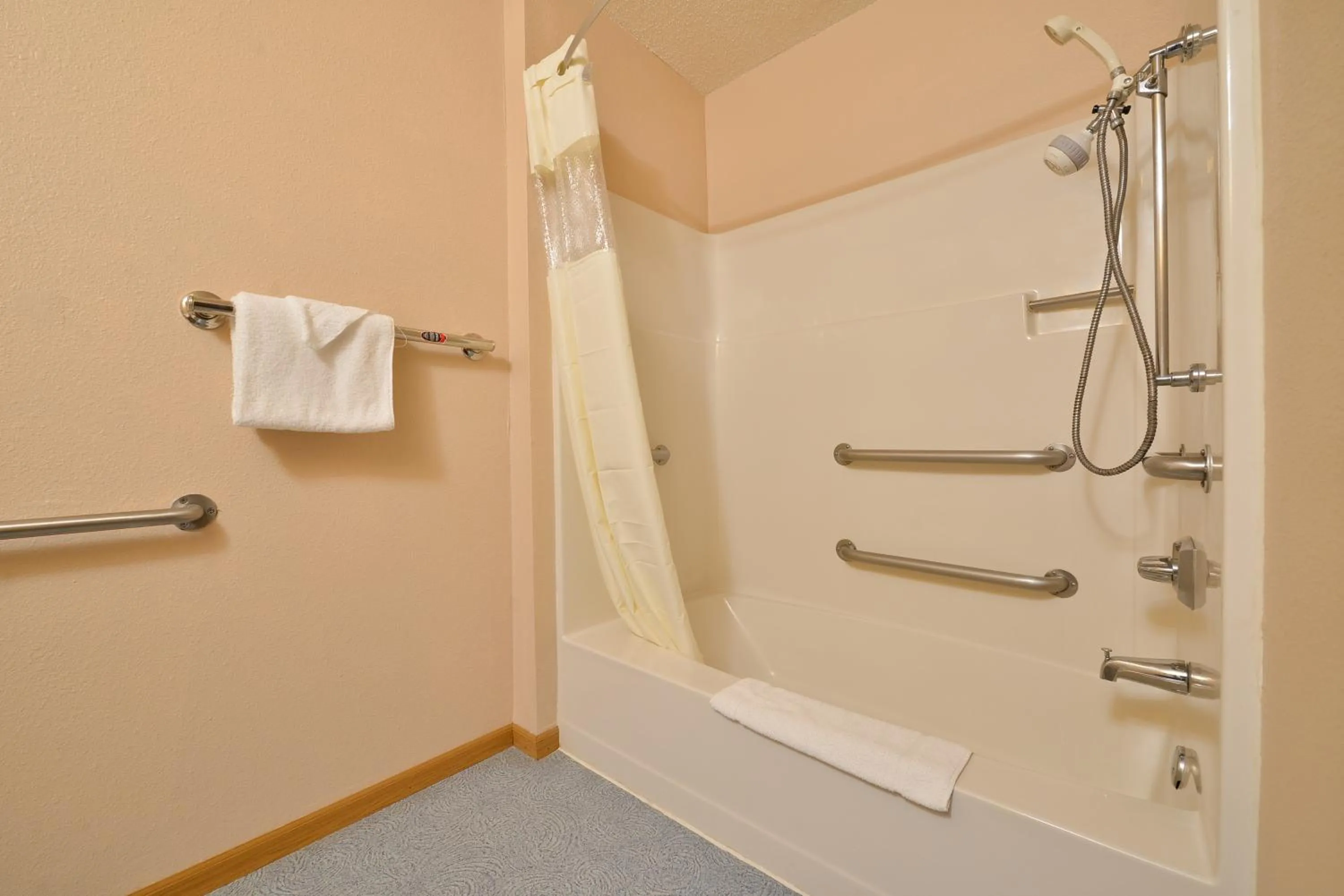 King Room - Disability Access/Non-Smoking in Americas Best Value Inn Decatur