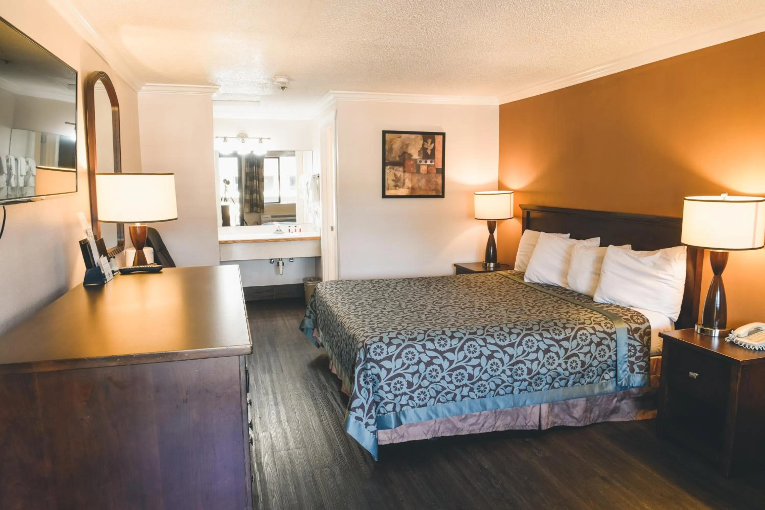 King Room Non Smoking in Niwas Inn