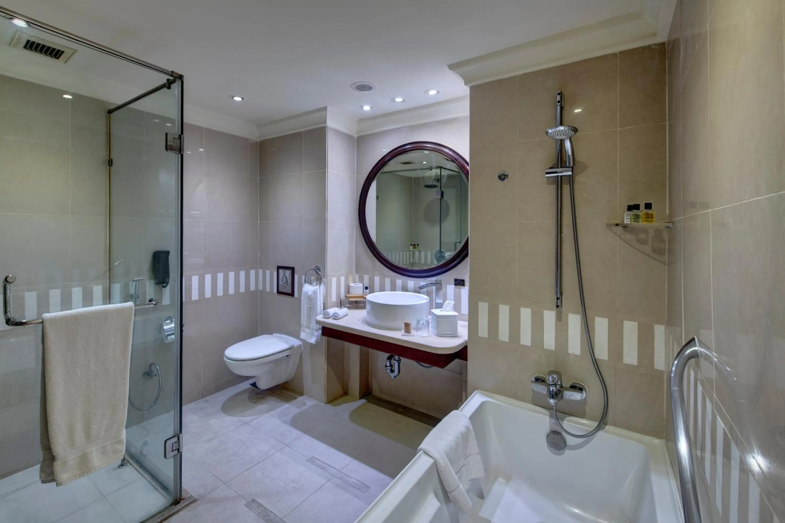 Deluxe King Room in Pearl Continental Hotel, Lahore