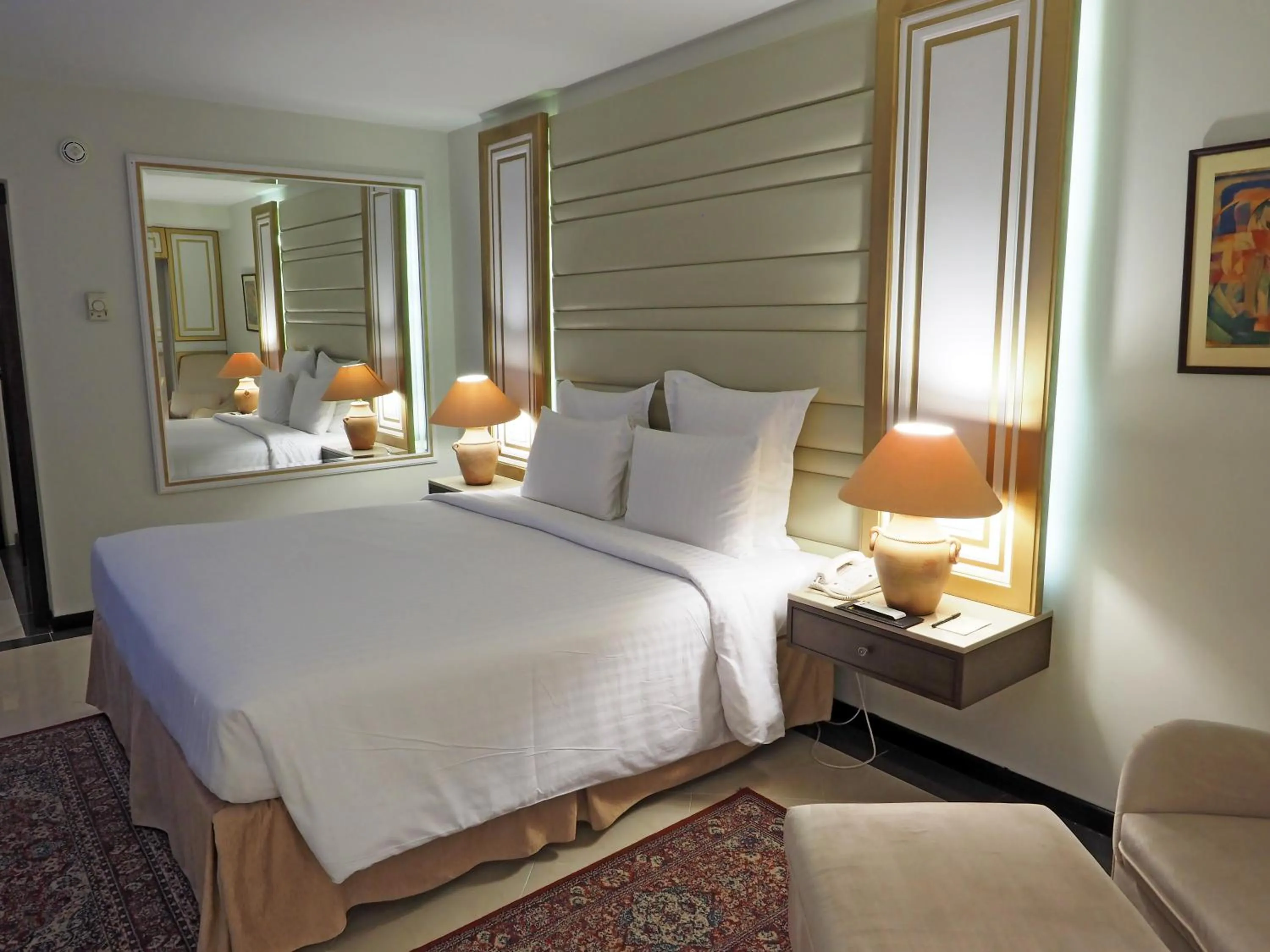 Deluxe King Room in Pearl Continental Hotel, Karachi