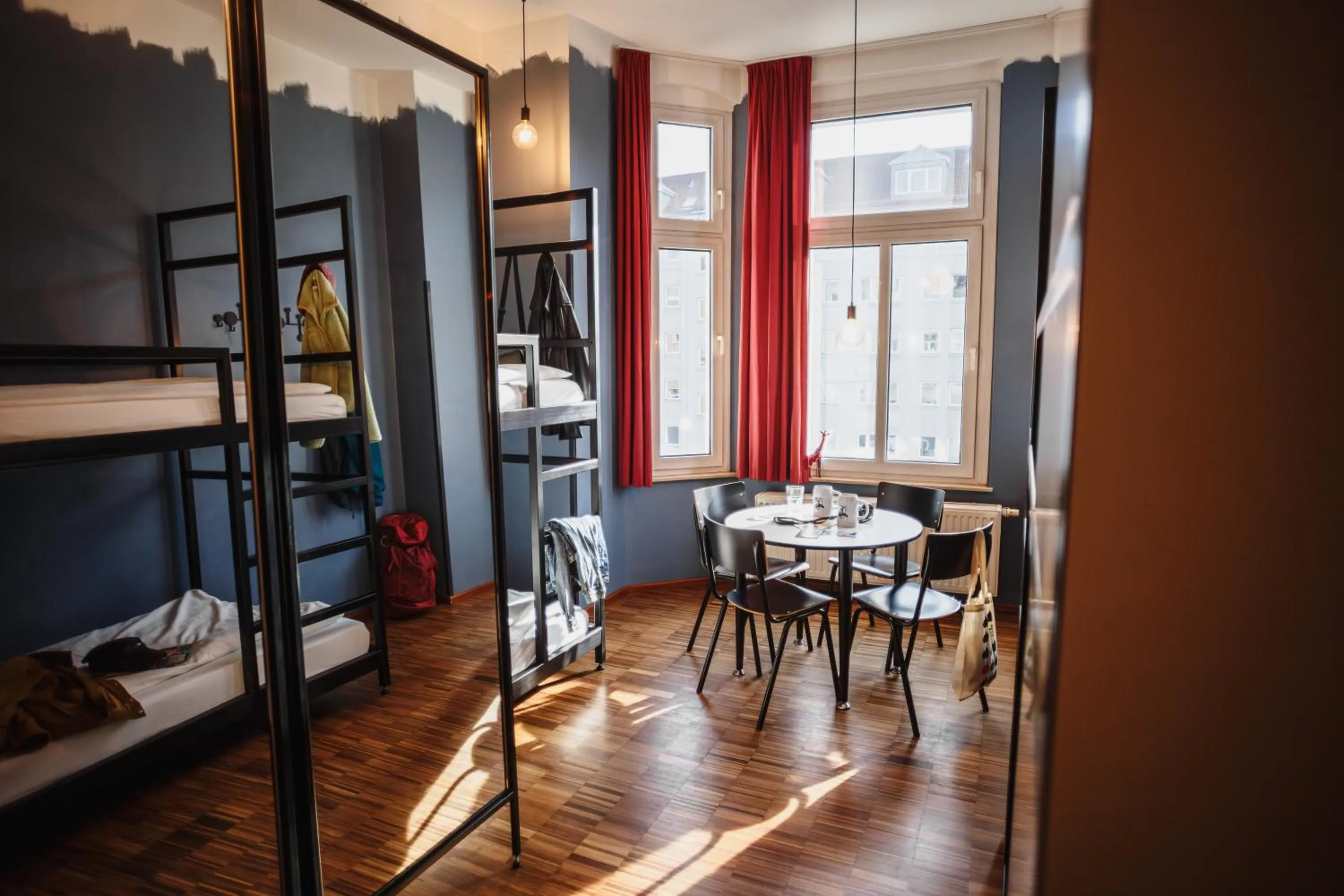 Bed in 6-Bed Mixed Dormitory Room in The Circus Hostel