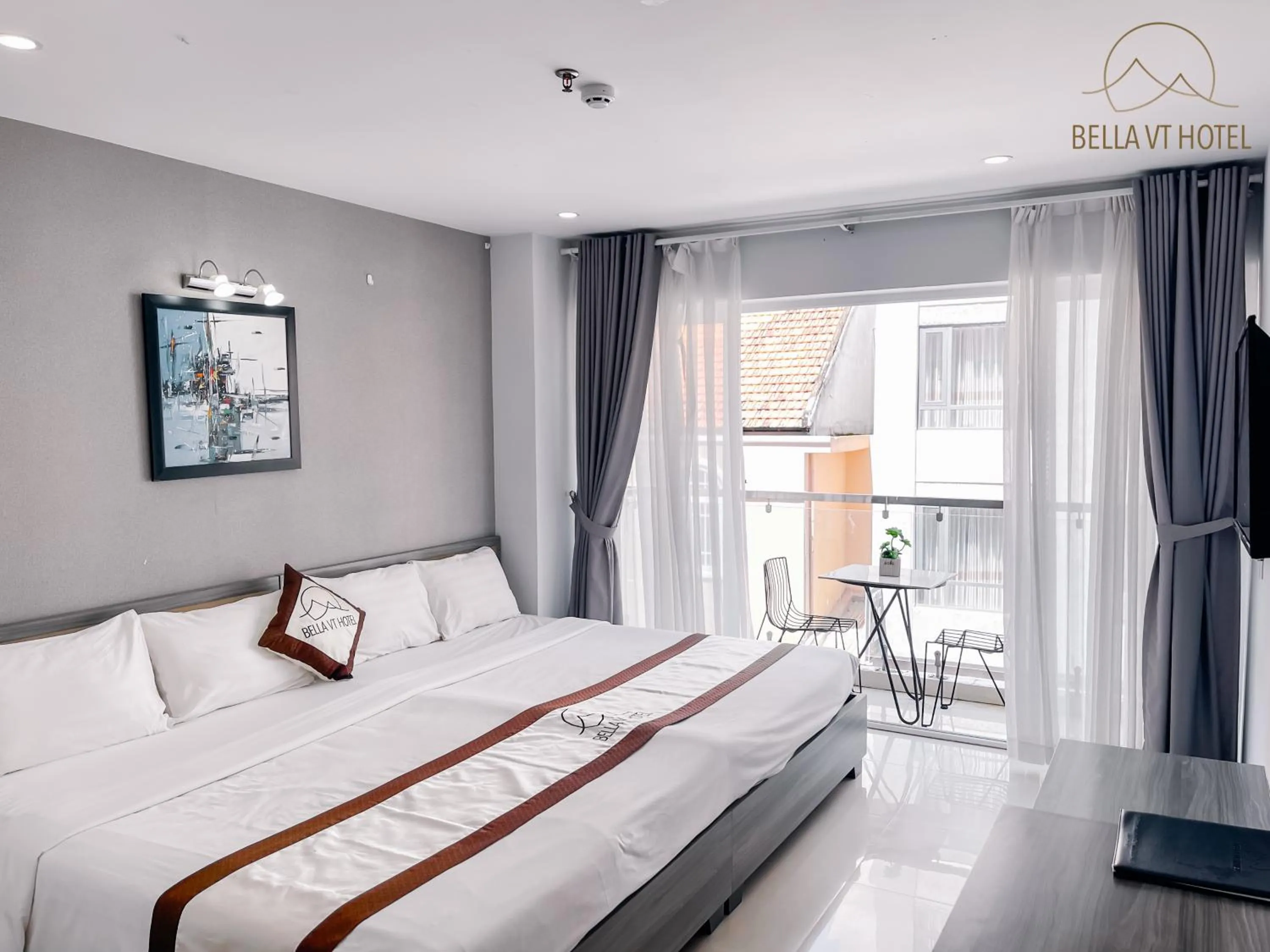 King Room with Balcony in BELLA VT HOTEL