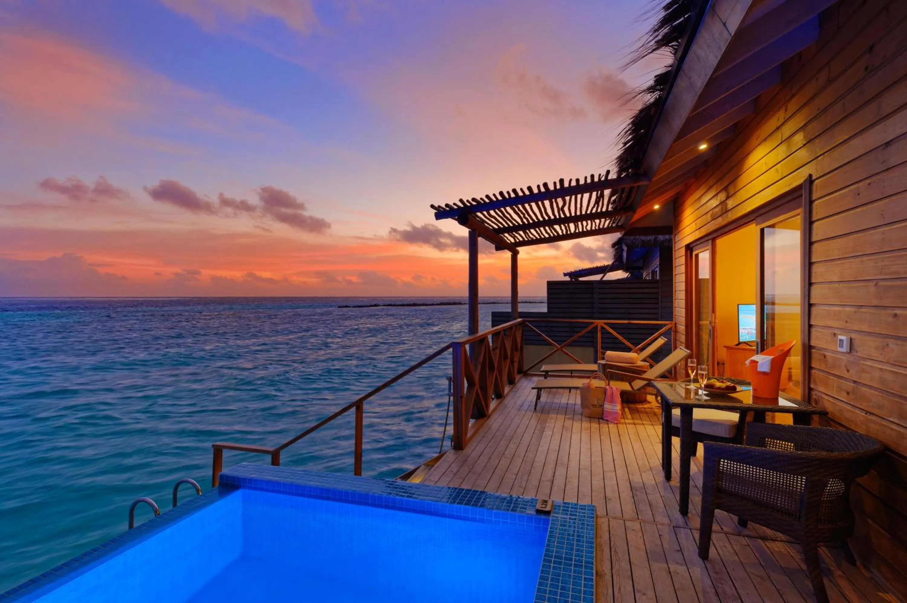  Aqua Suite with Private Pool in You & Me Maldives - Adults Only - Premium All-Inclusive