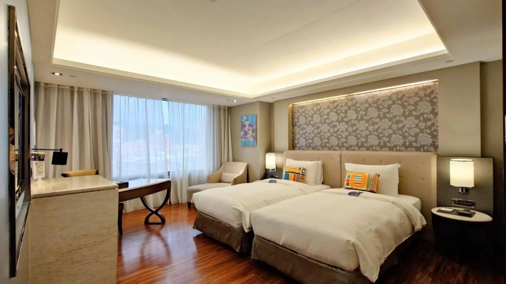 Deluxe Twin Room in S Aura Hotel