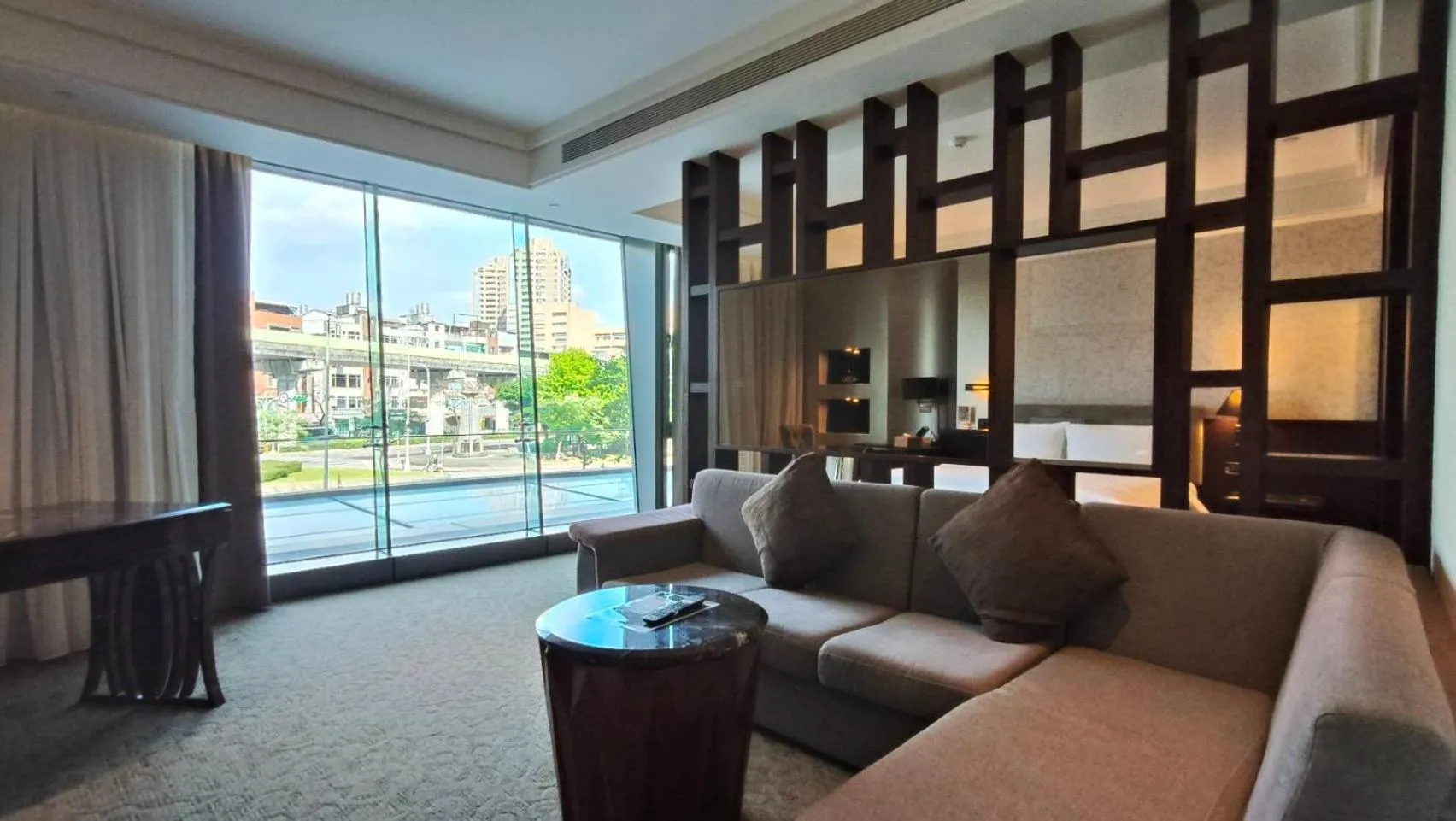 4 Rooms Suite in S Aura Hotel