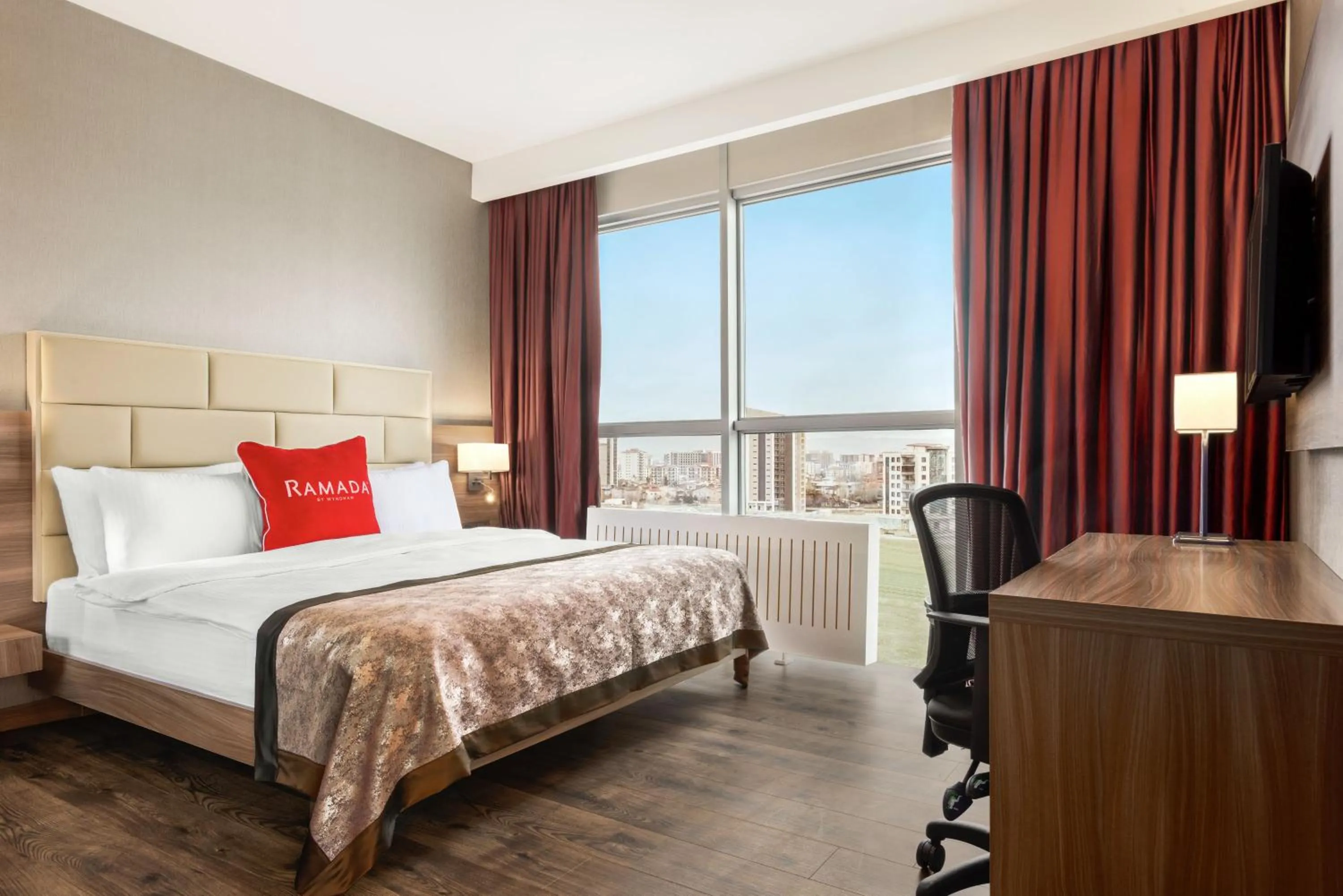 Queen Suite - Smoking in Ramada by Wyndham Sivas